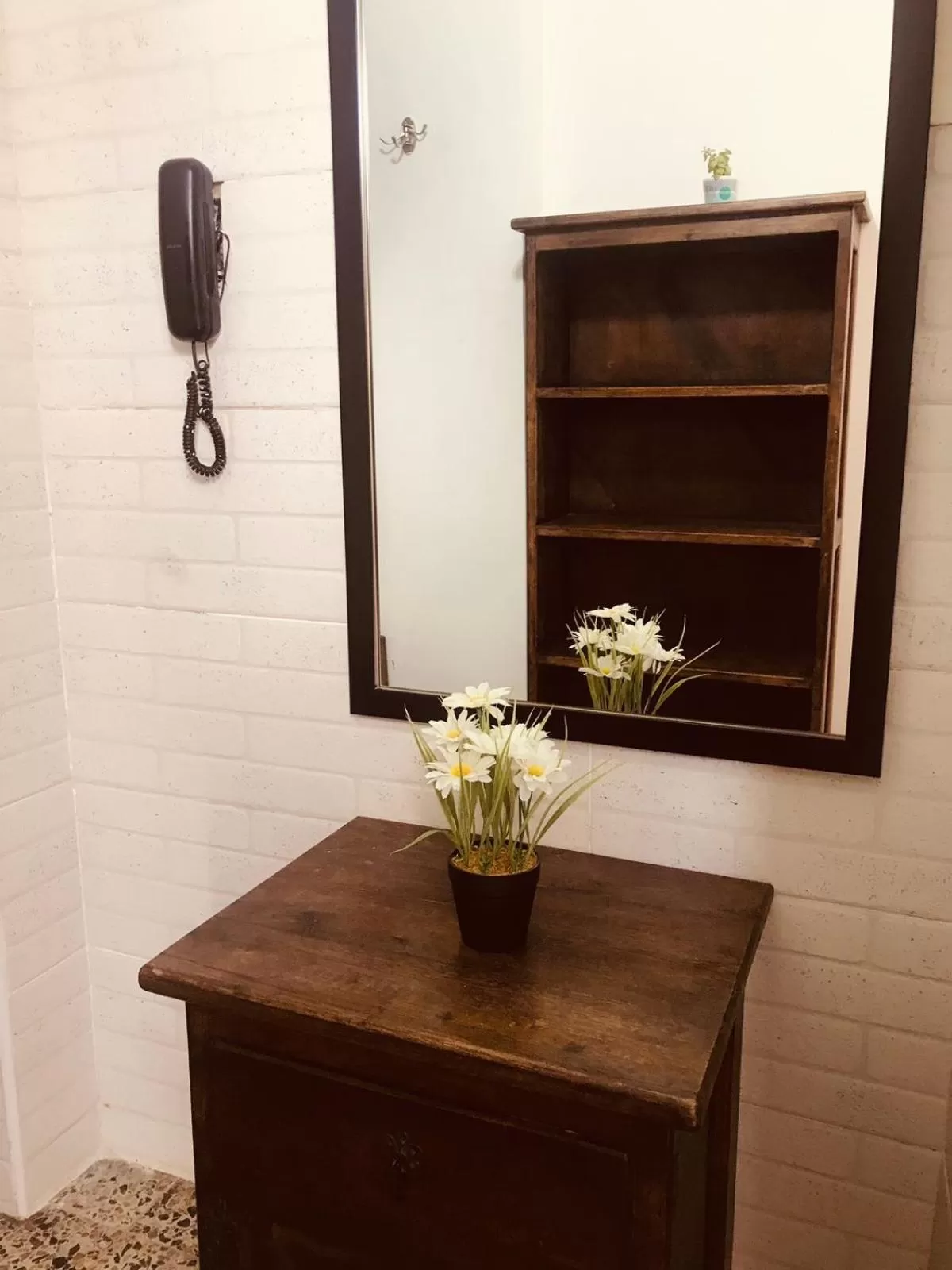 Bathroom, TV/Entertainment Center in HOTEL MACEO MELGAR