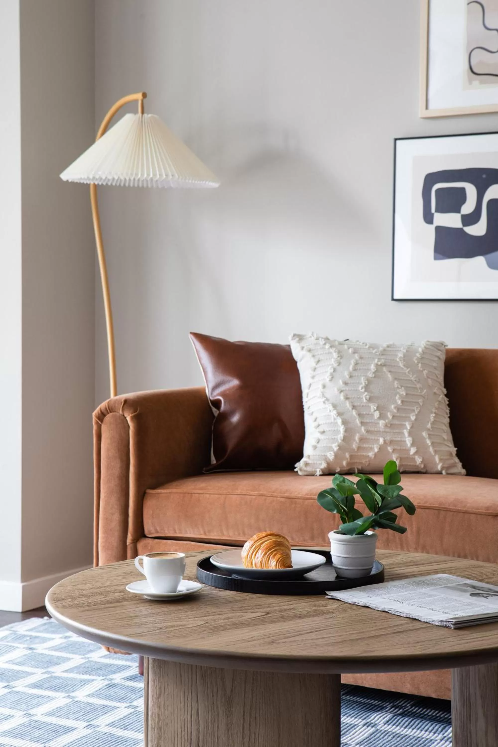 Living room in Kasa Magnificent Mile Chicago