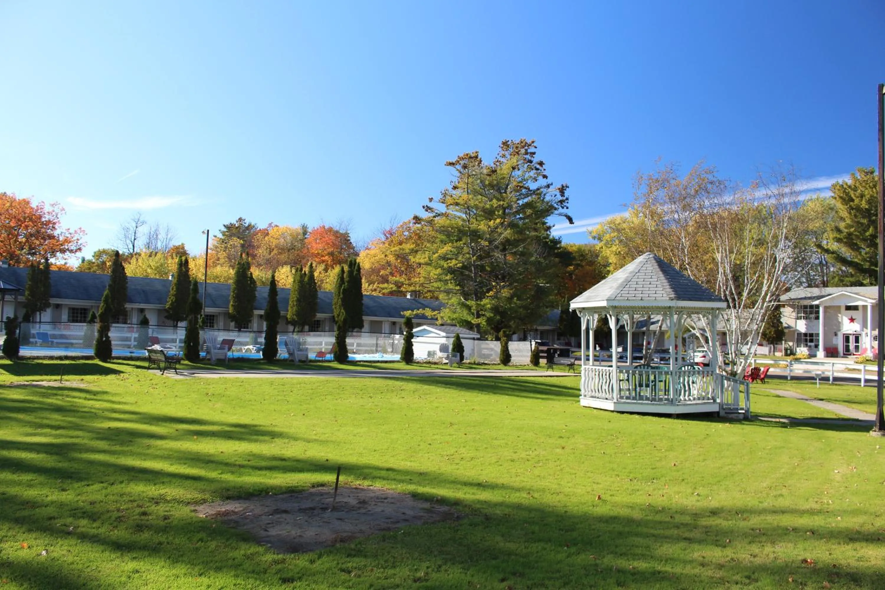 Property building in Colonial Resort-1000Islands