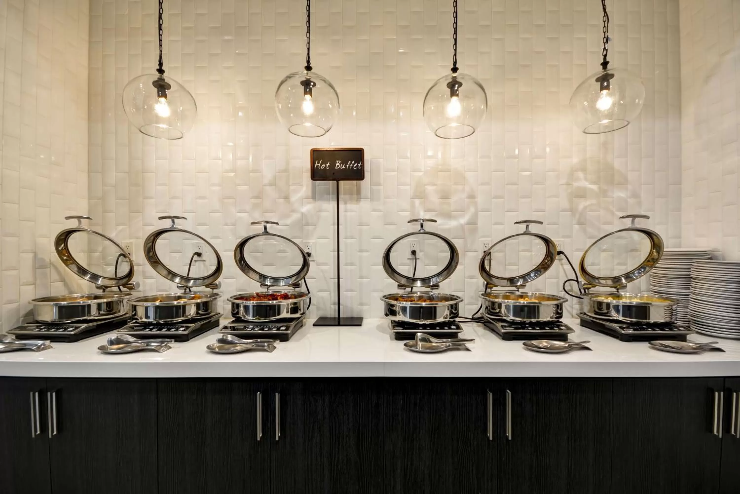 Restaurant/places to eat in Embassy Suites Charlotte