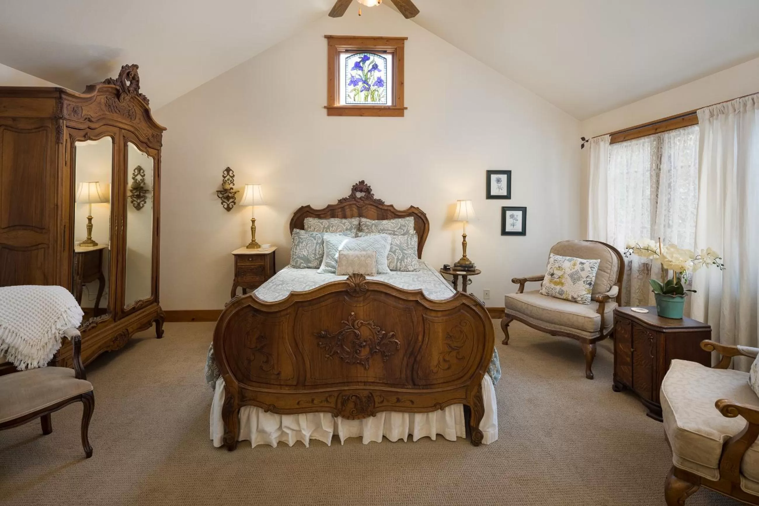 Bedroom, Bed in Sunflower Hill Inn
