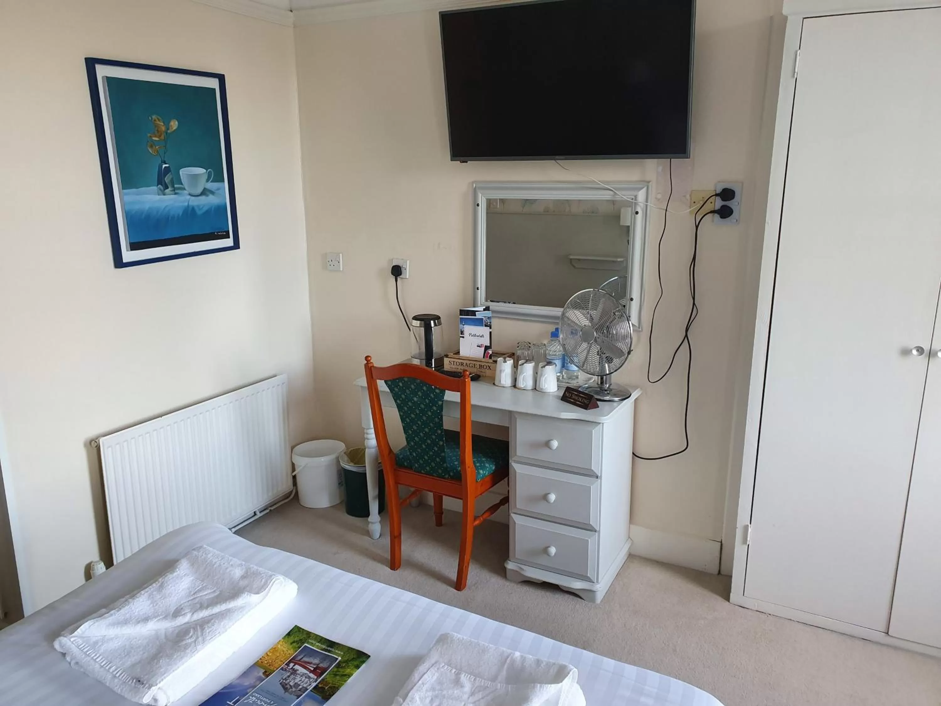 TV and multimedia, Bed in Alexandra Hotel