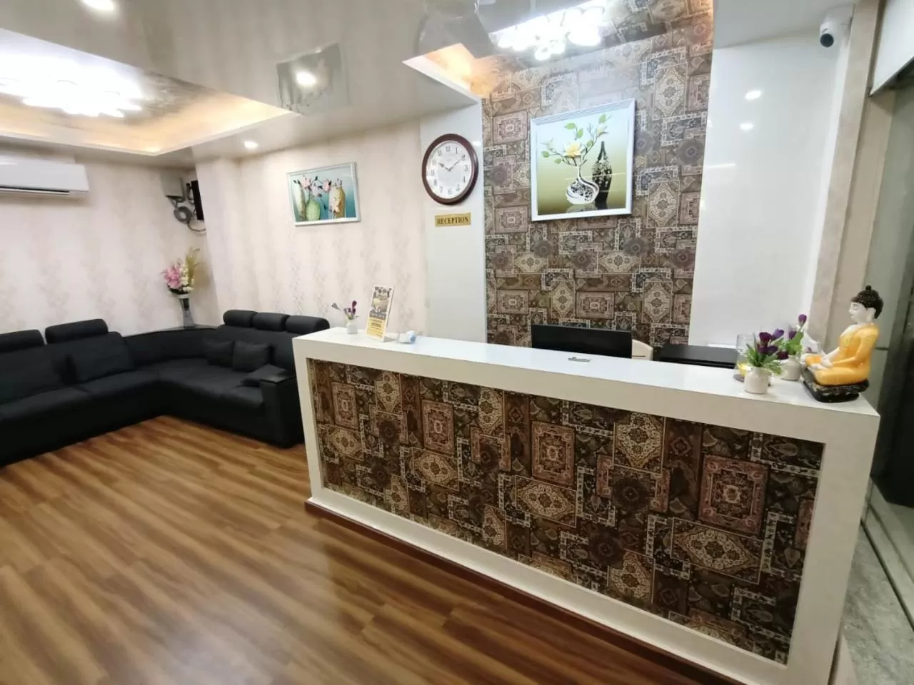 Lobby/Reception in Nagas Inn by Unicorn