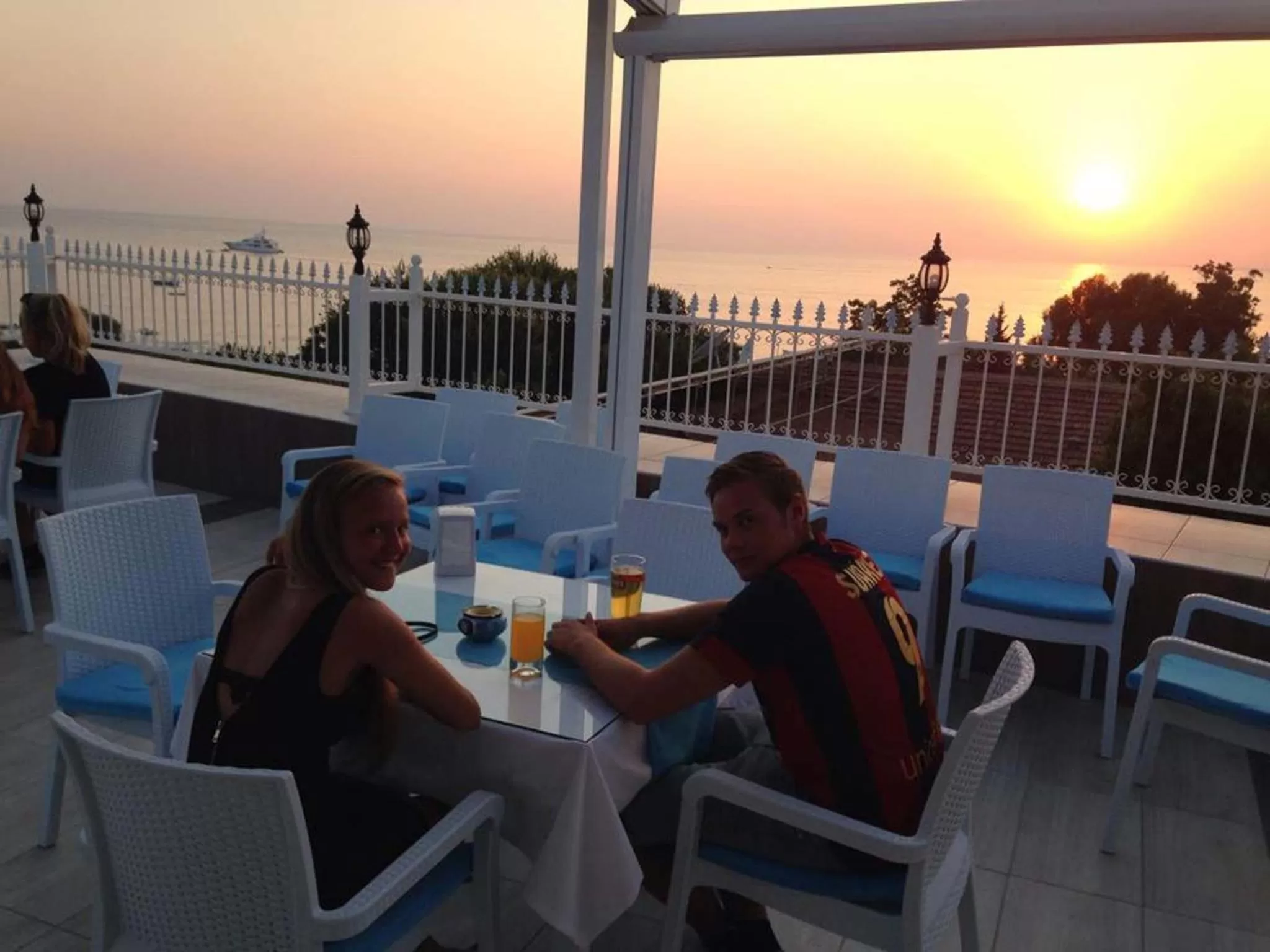 Restaurant/places to eat in Aura Boutique Hotel