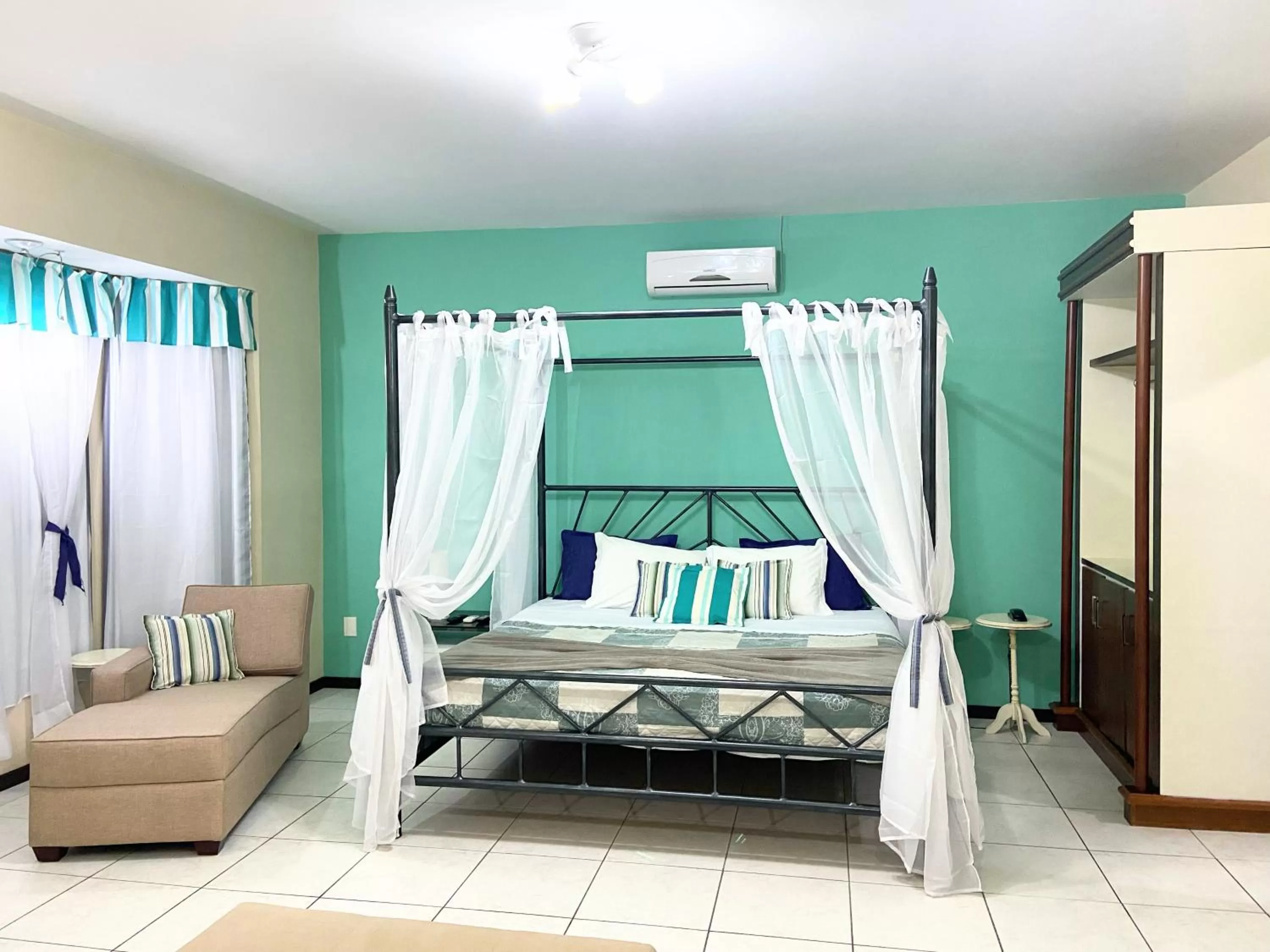 King Suite with Spa Bath in Pousada Canasvieiras