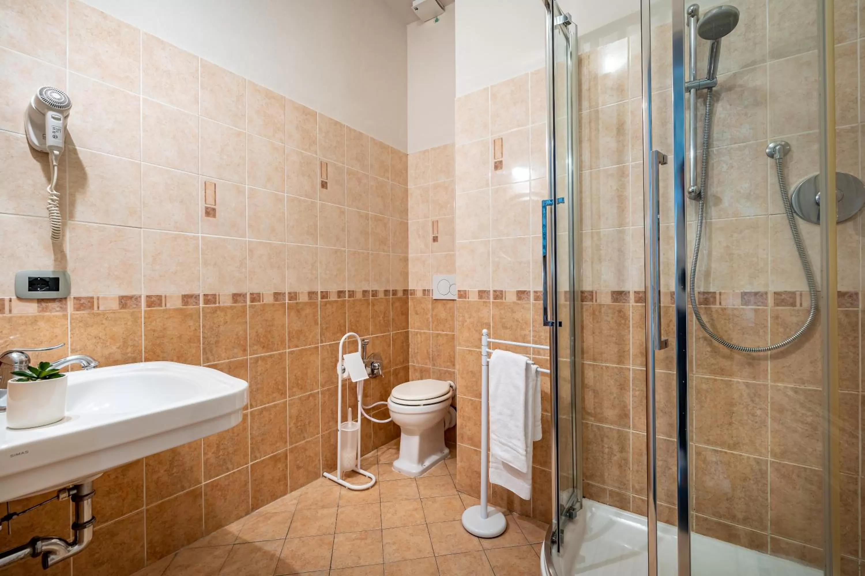 Bathroom in Maison Pitti Florence