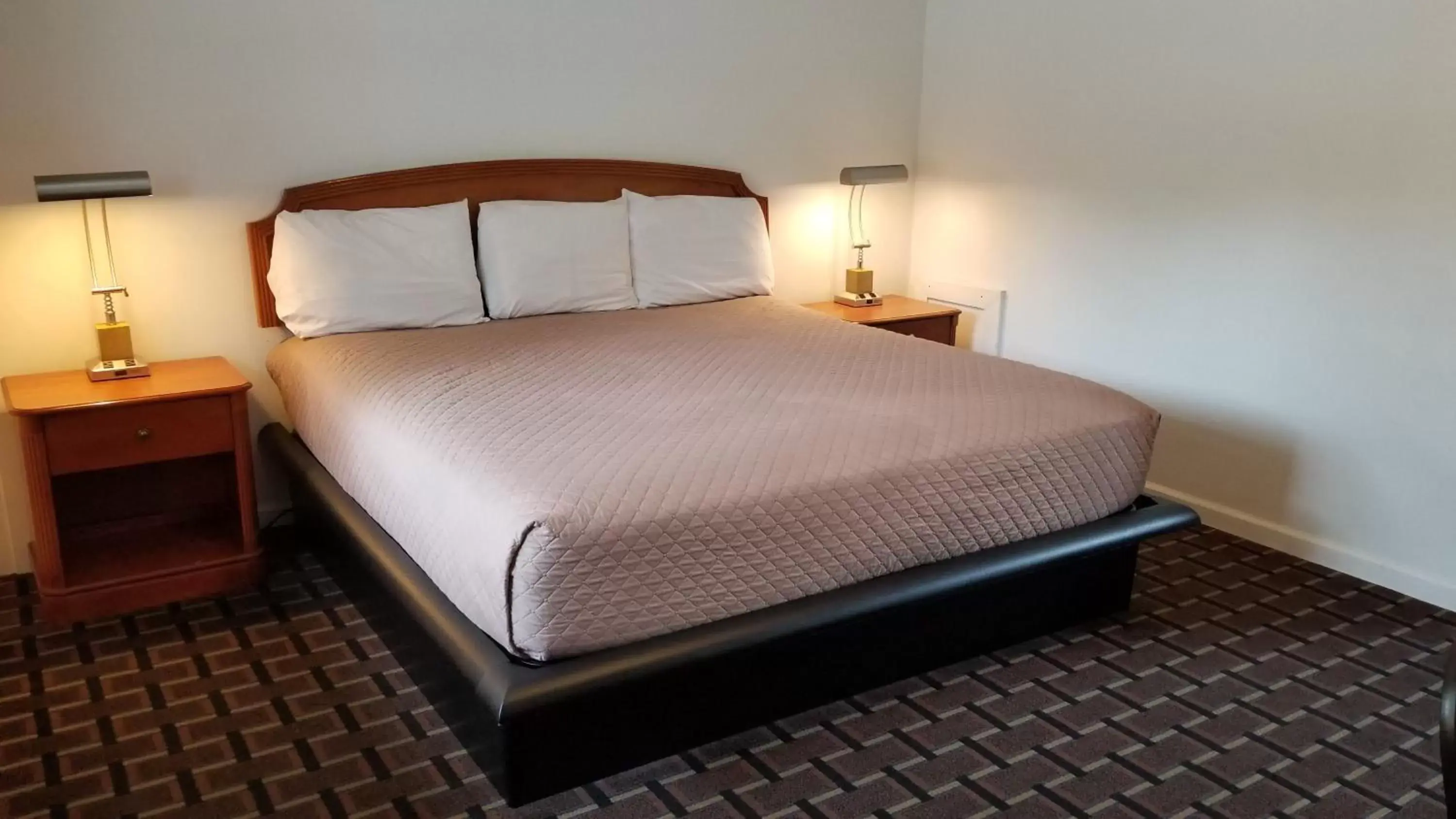 Superior King Room in Budget Inn Breezewood Superior King Room in Budget Inn Breezewood