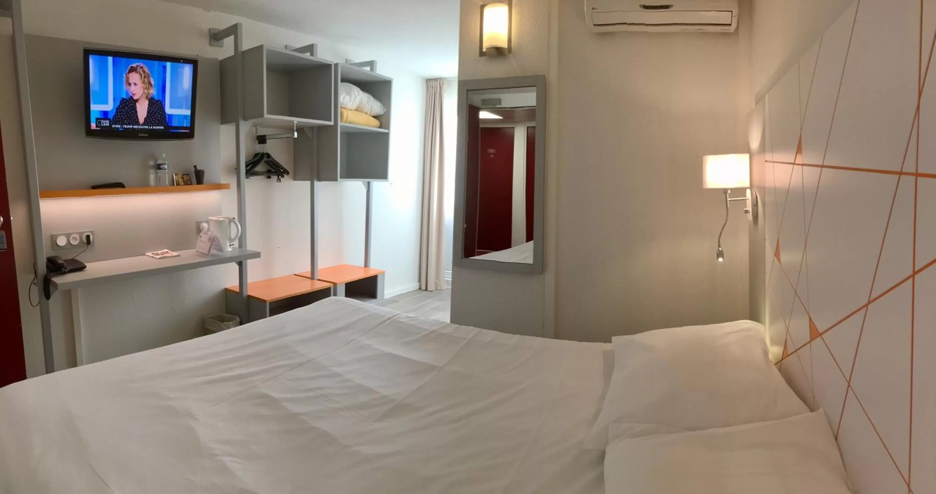 TV and multimedia, Bed in Hotel du Parc Euromédecine by AKENA