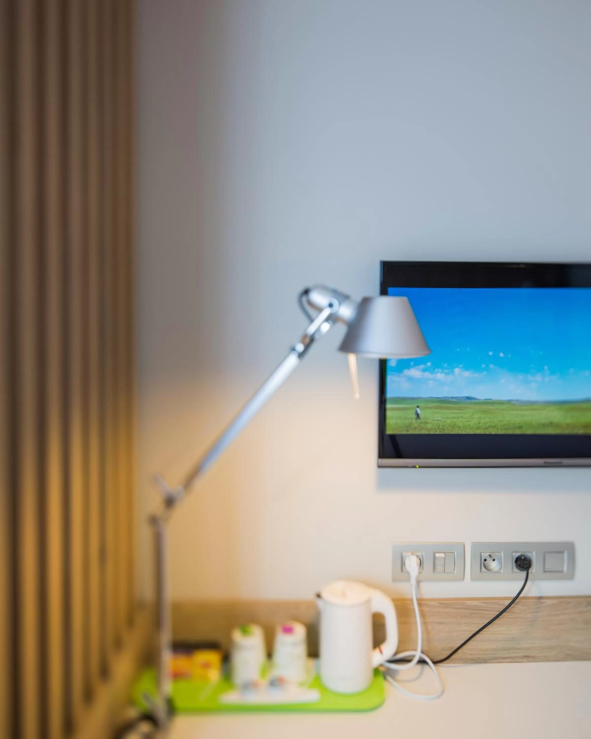 TV and multimedia in Campanile Rennes Centre - Gare