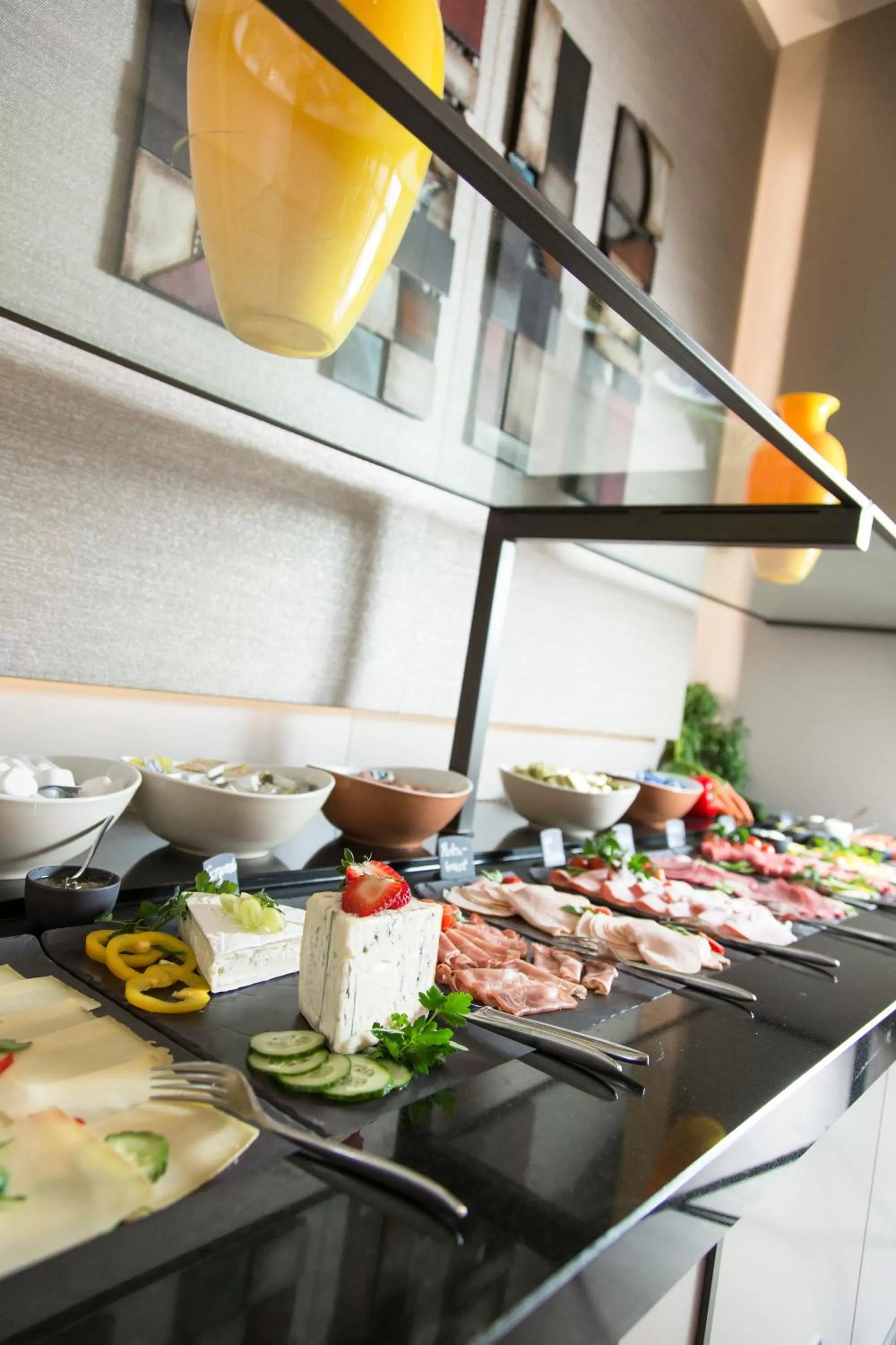 Restaurant/places to eat in AMERON Bonn Hotel Königshof