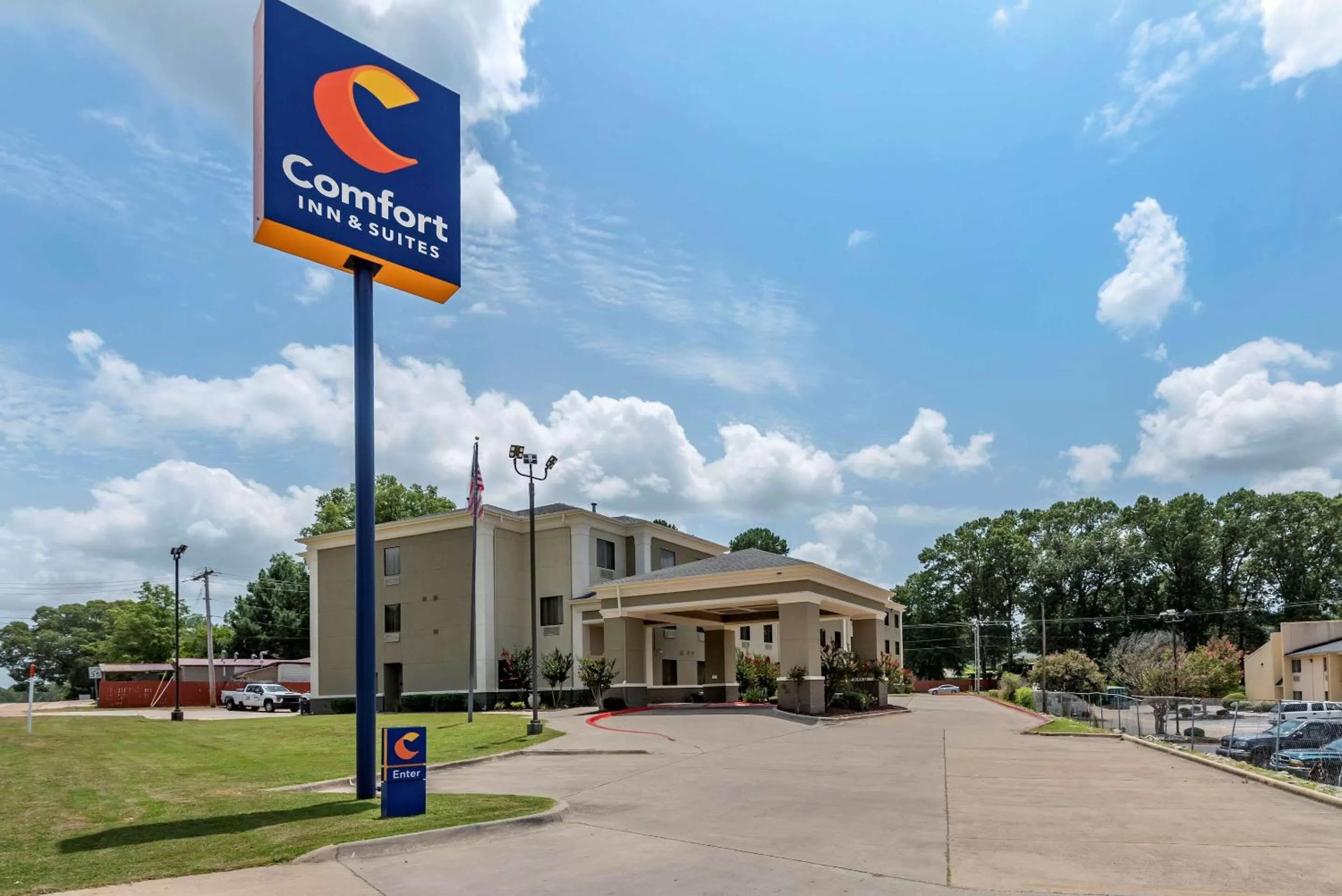 Property building in Comfort Inn & Suites El Dorado