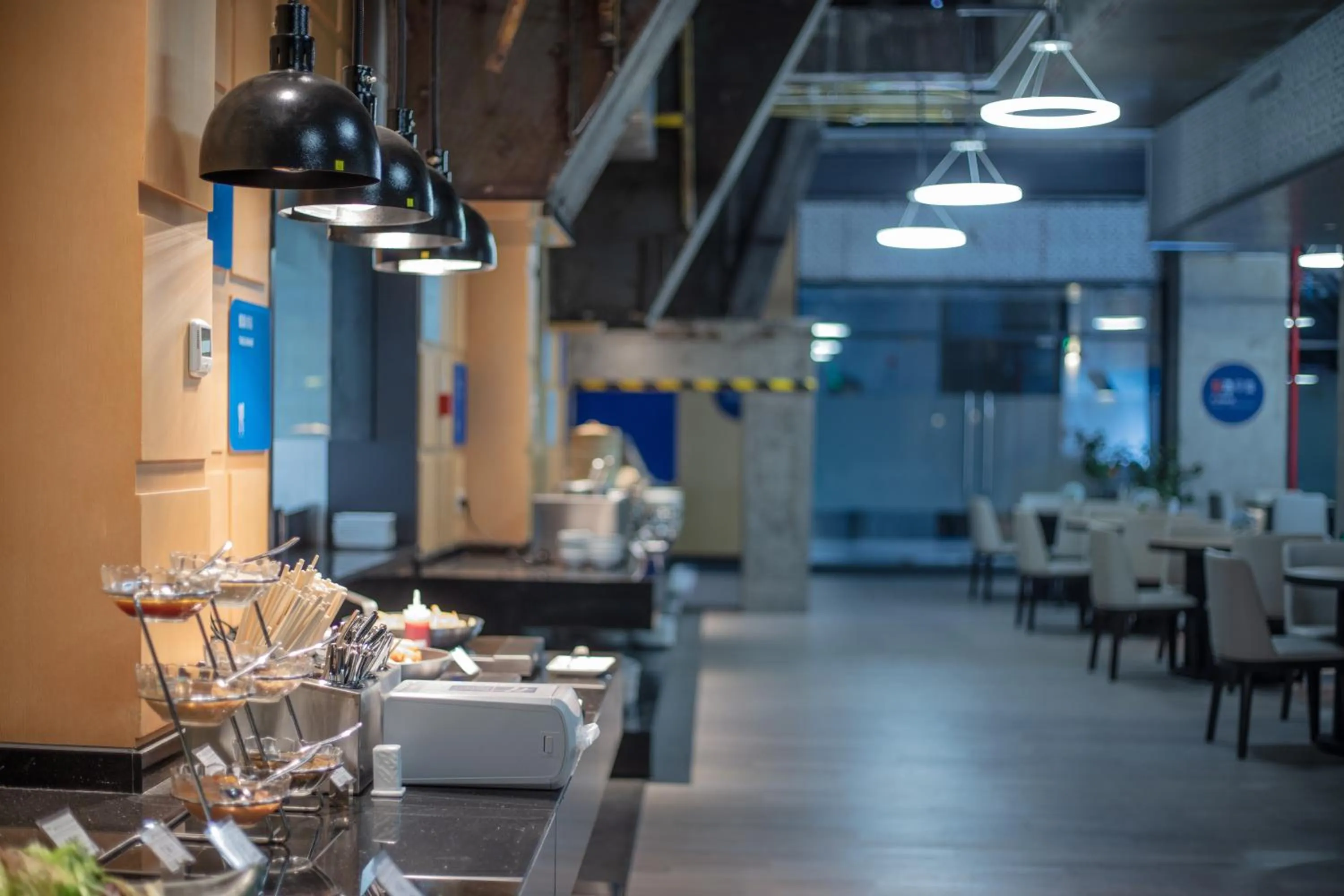 Restaurant/places to eat in Holiday Inn Express Beijing Shijingshan Parkview by IHG