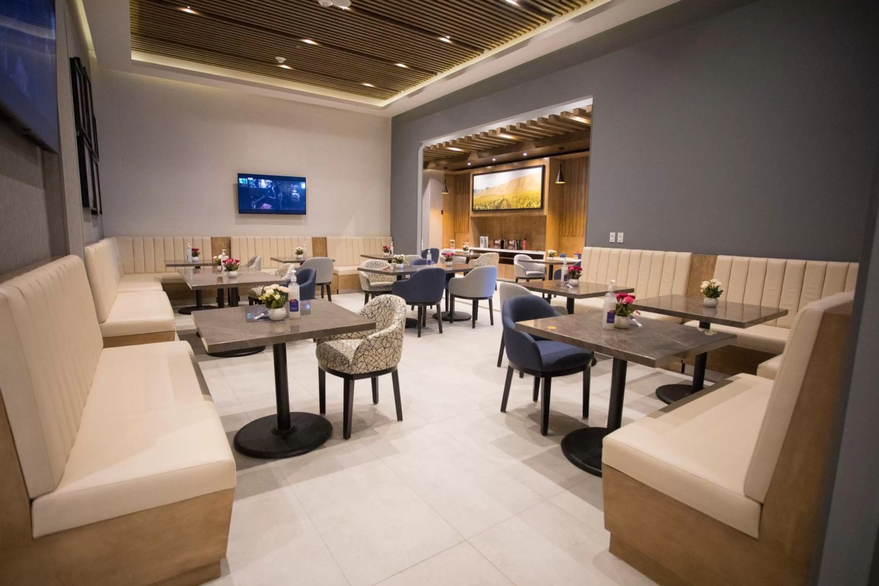 Restaurant/places to eat in Hyatt Place Saltillo