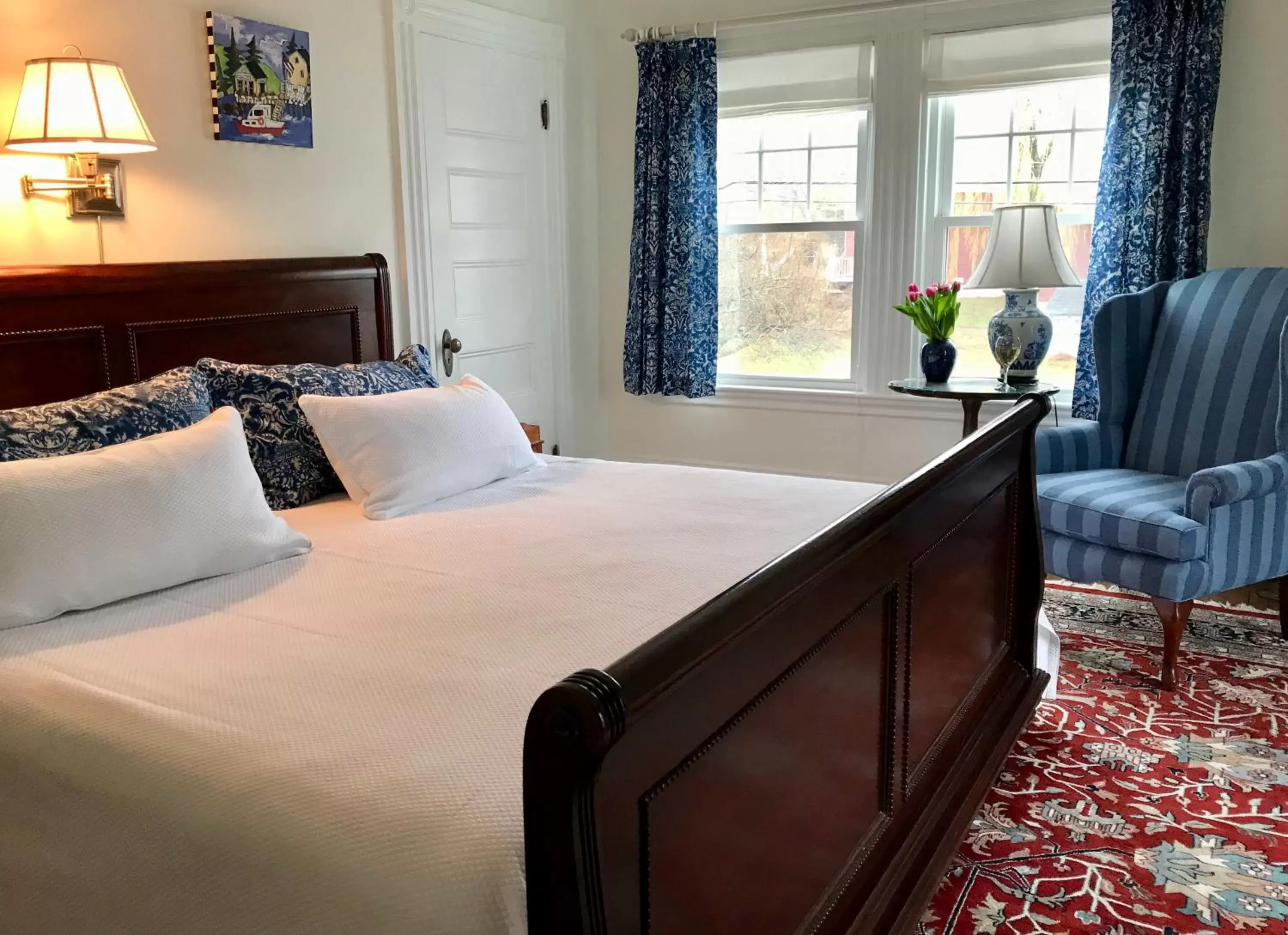 King Suite in The Belmont Inn King Suite in The Belmont Inn