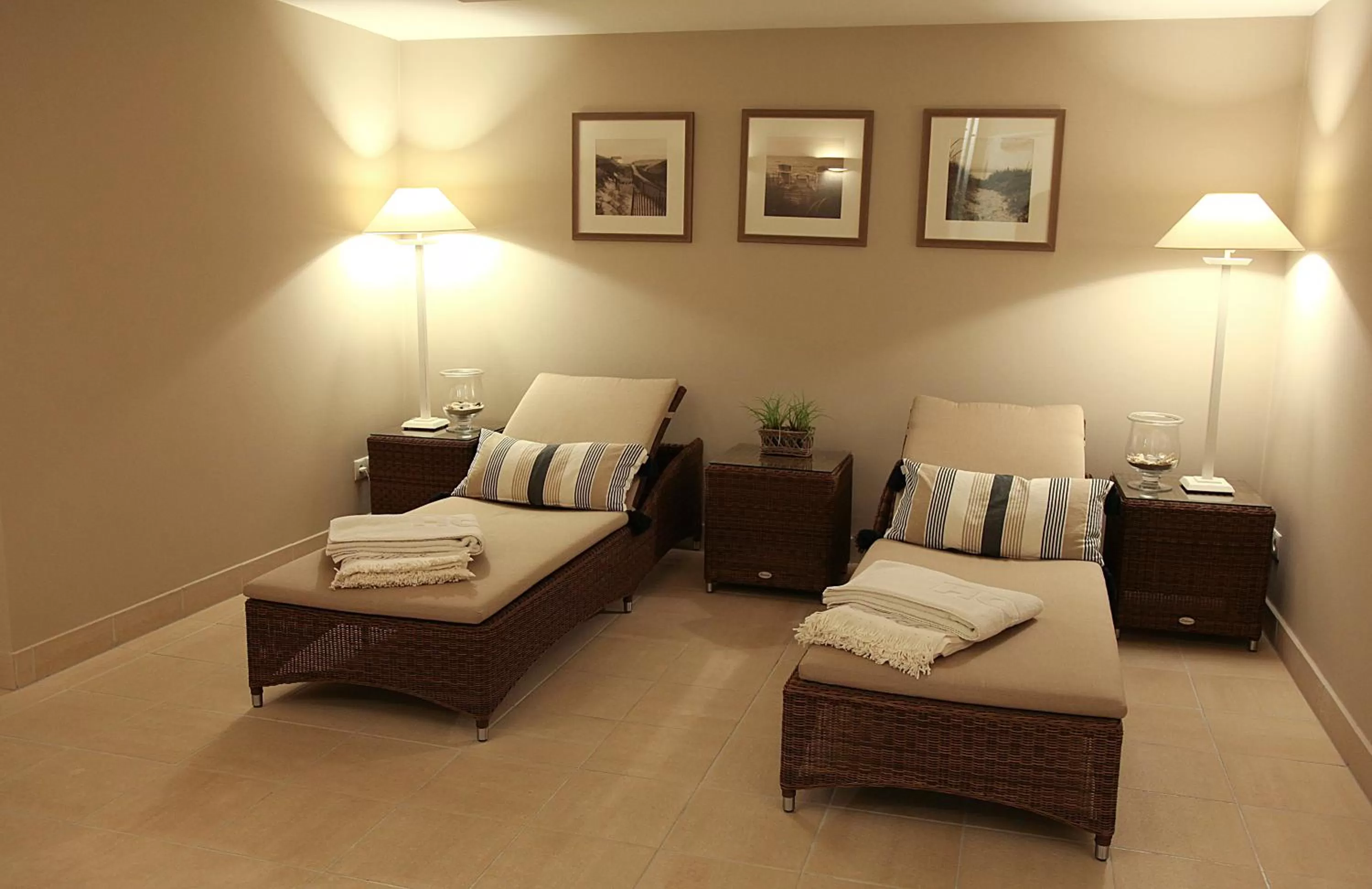 Sauna, Bed in StrandHotel Seeblick, Ostseebad Heikendorf