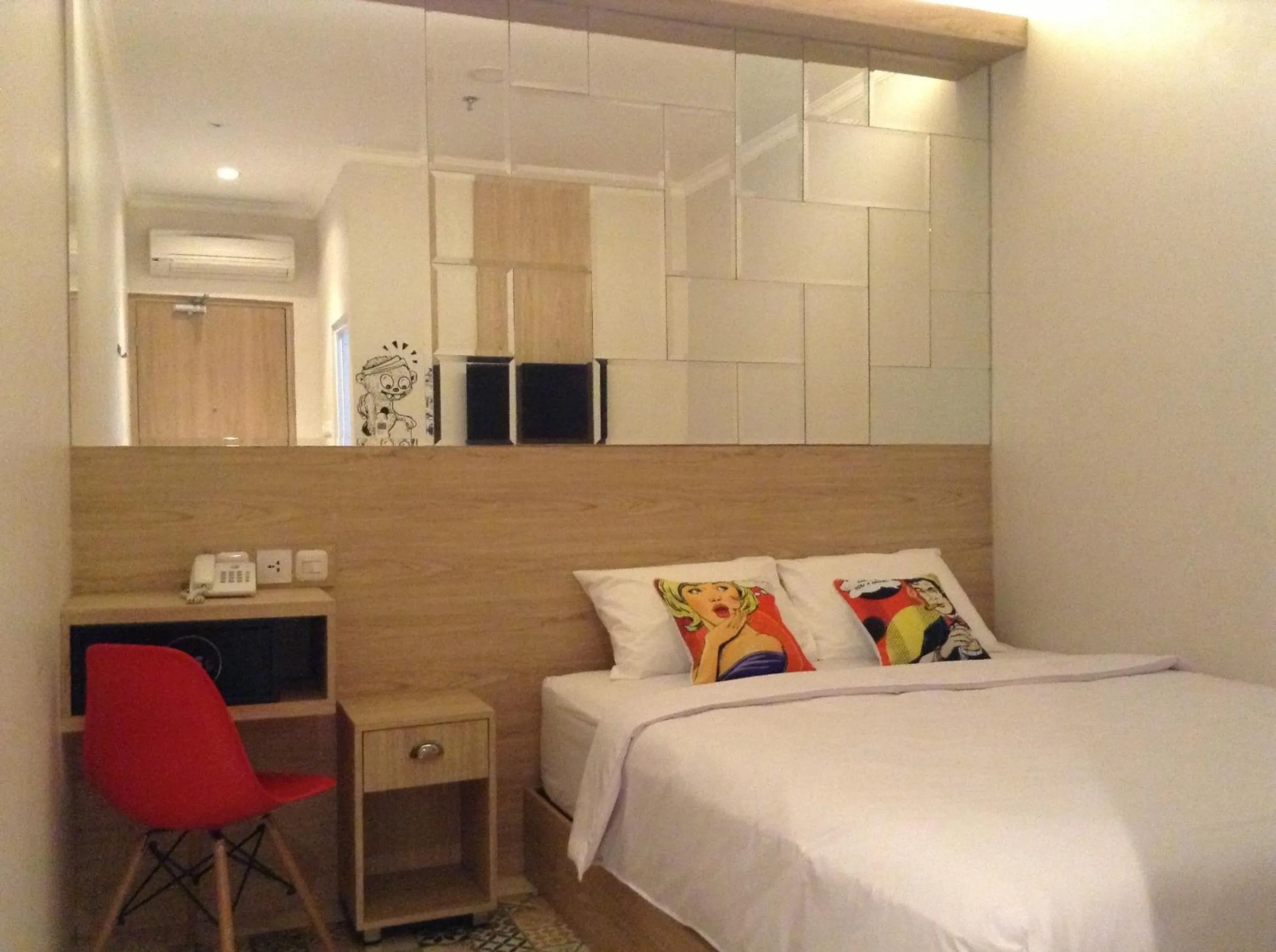 Photo of the whole room, Bed in Bold Hotel Jakarta