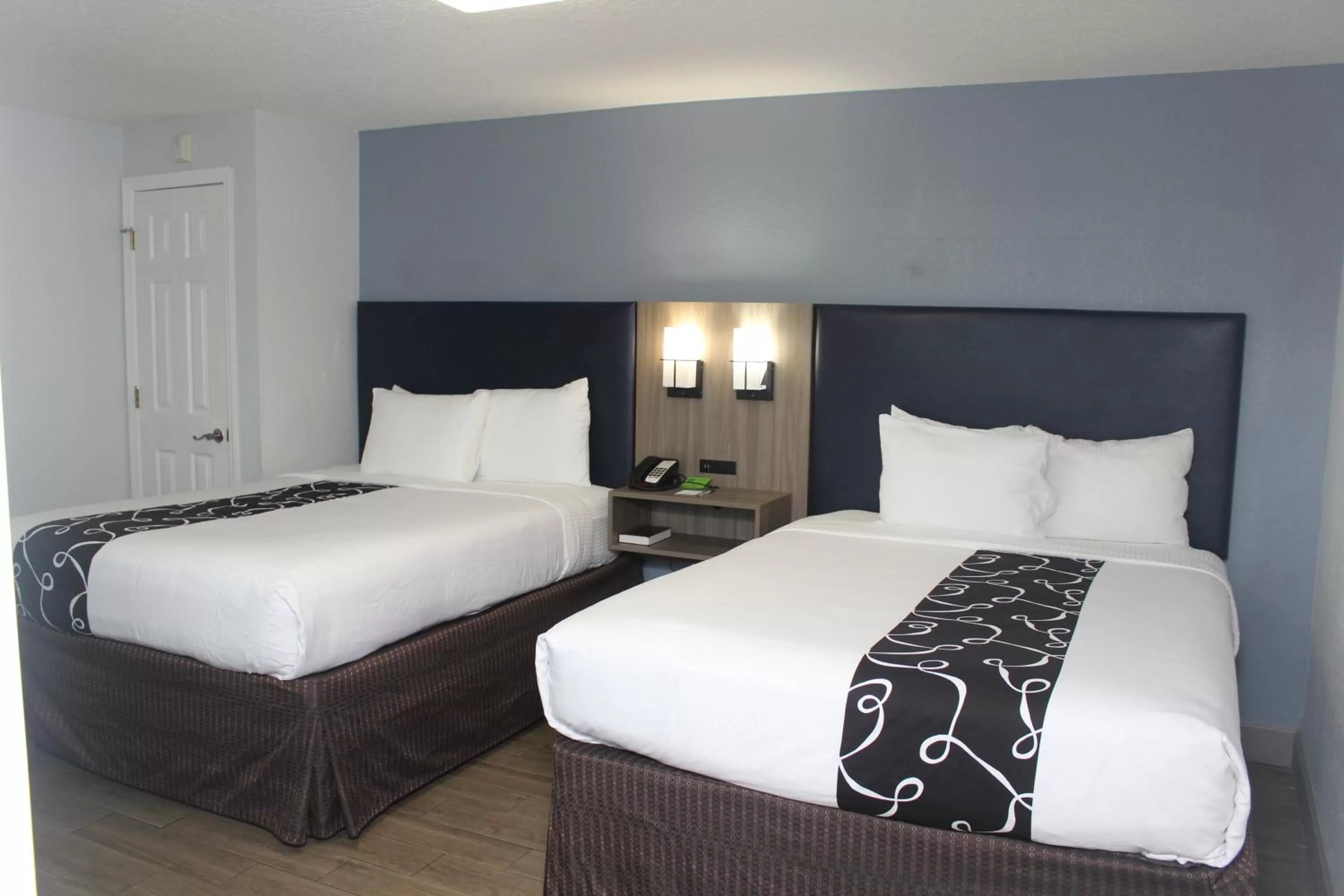 Bedroom, Bed in La Quinta by Wyndham Oceanfront Daytona Beach