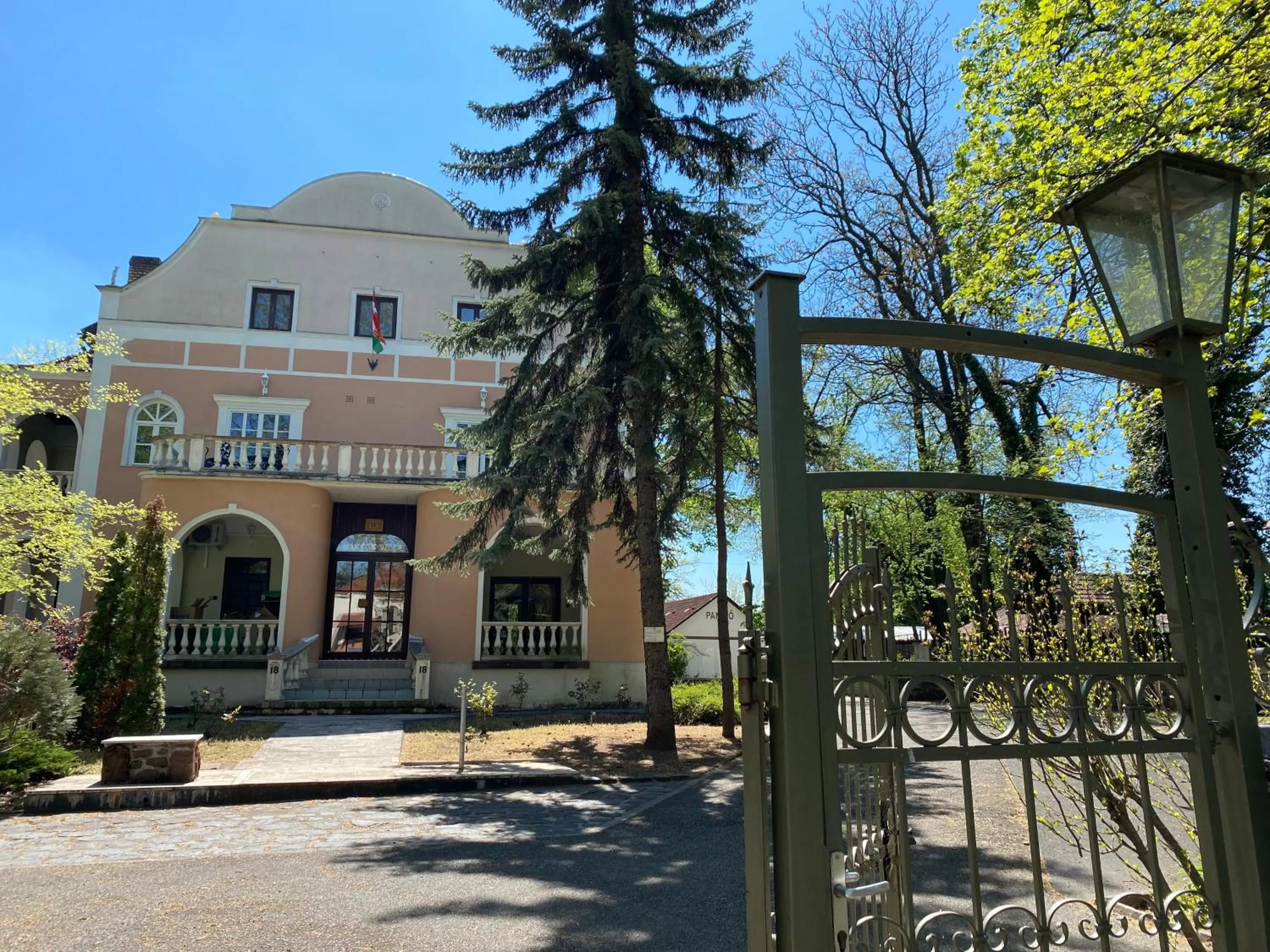 Property building in Gosztonyi Villa