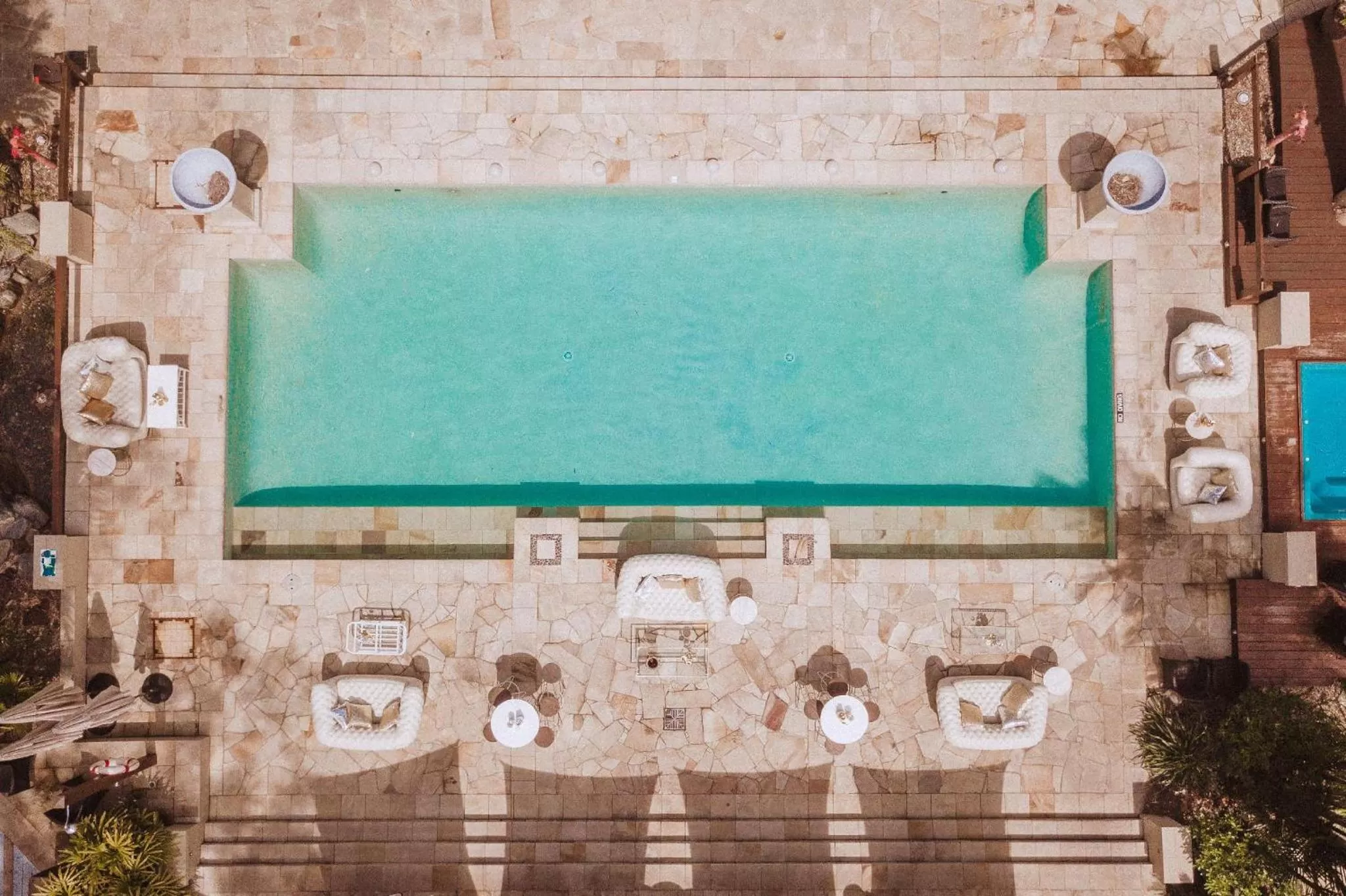 Swimming pool in Pullman Palm Cove Sea Temple Resort & Spa