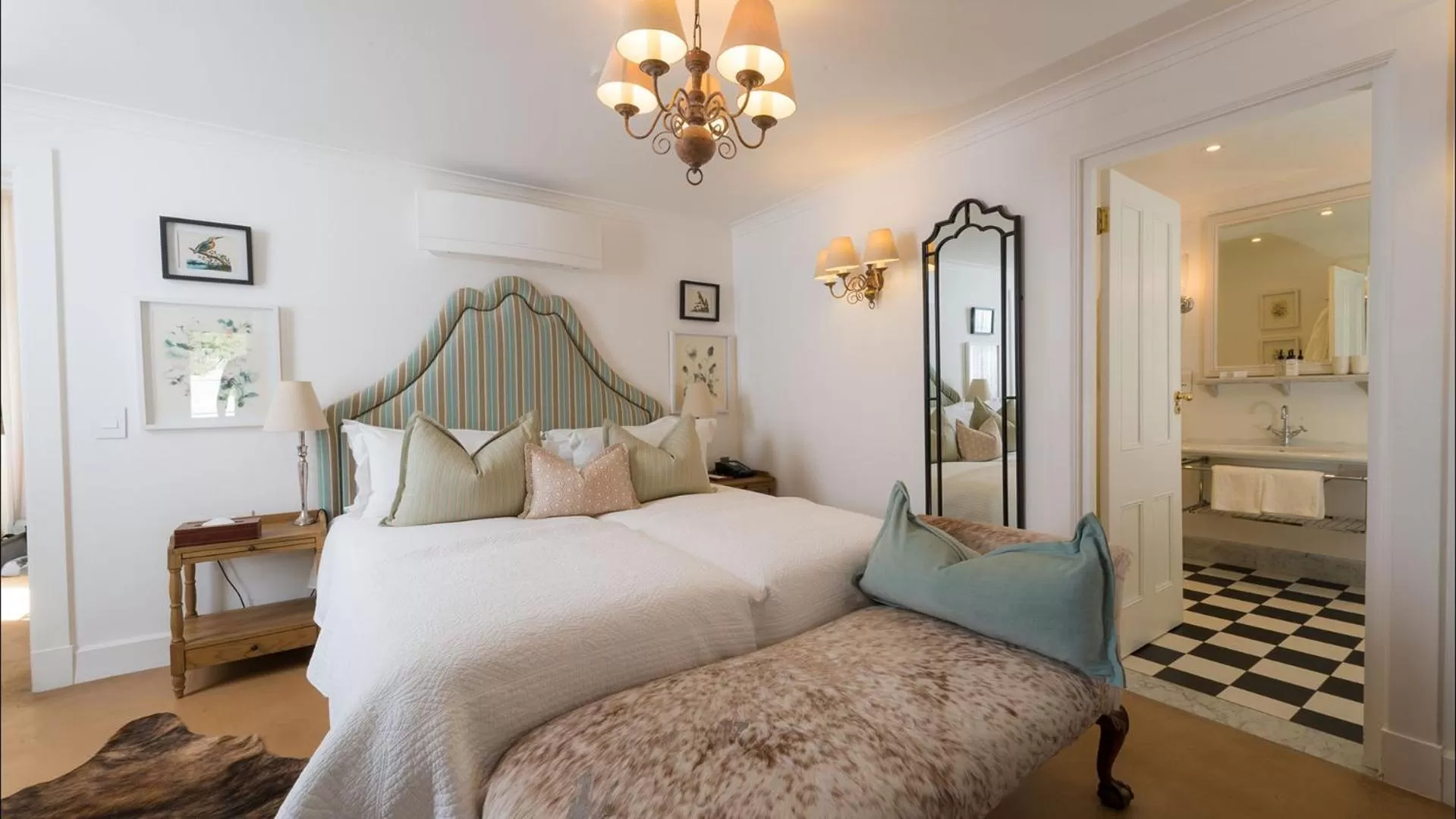 Bed in Drostdy Hotel