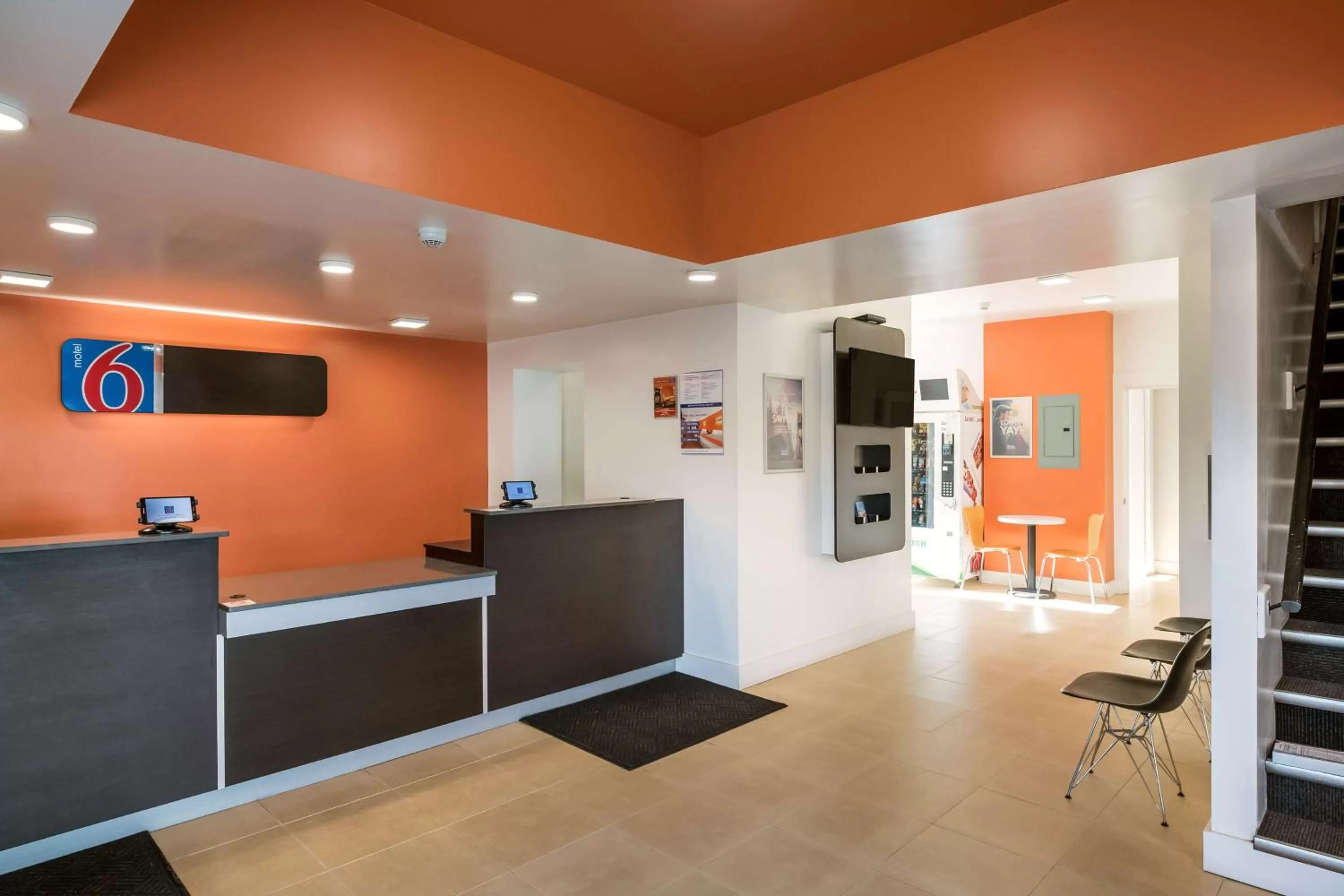 Communal lounge/ TV room in Motel 6-Moncton, NB