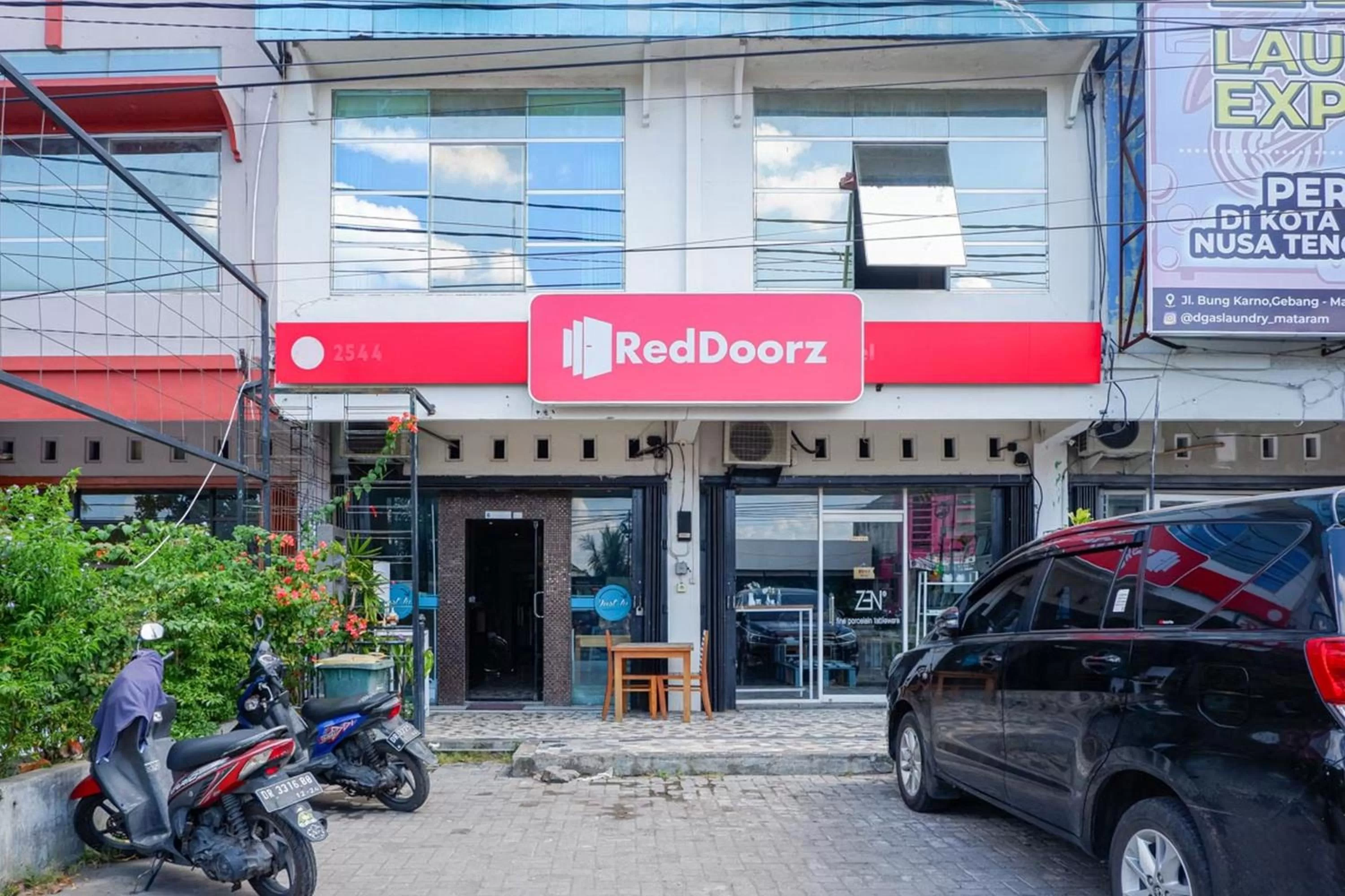 RedDoorz near RSUD Kota Mataram
