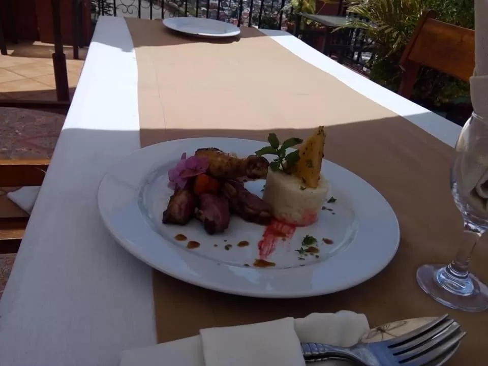 Dinner in Relais De La Haute Ville Tana