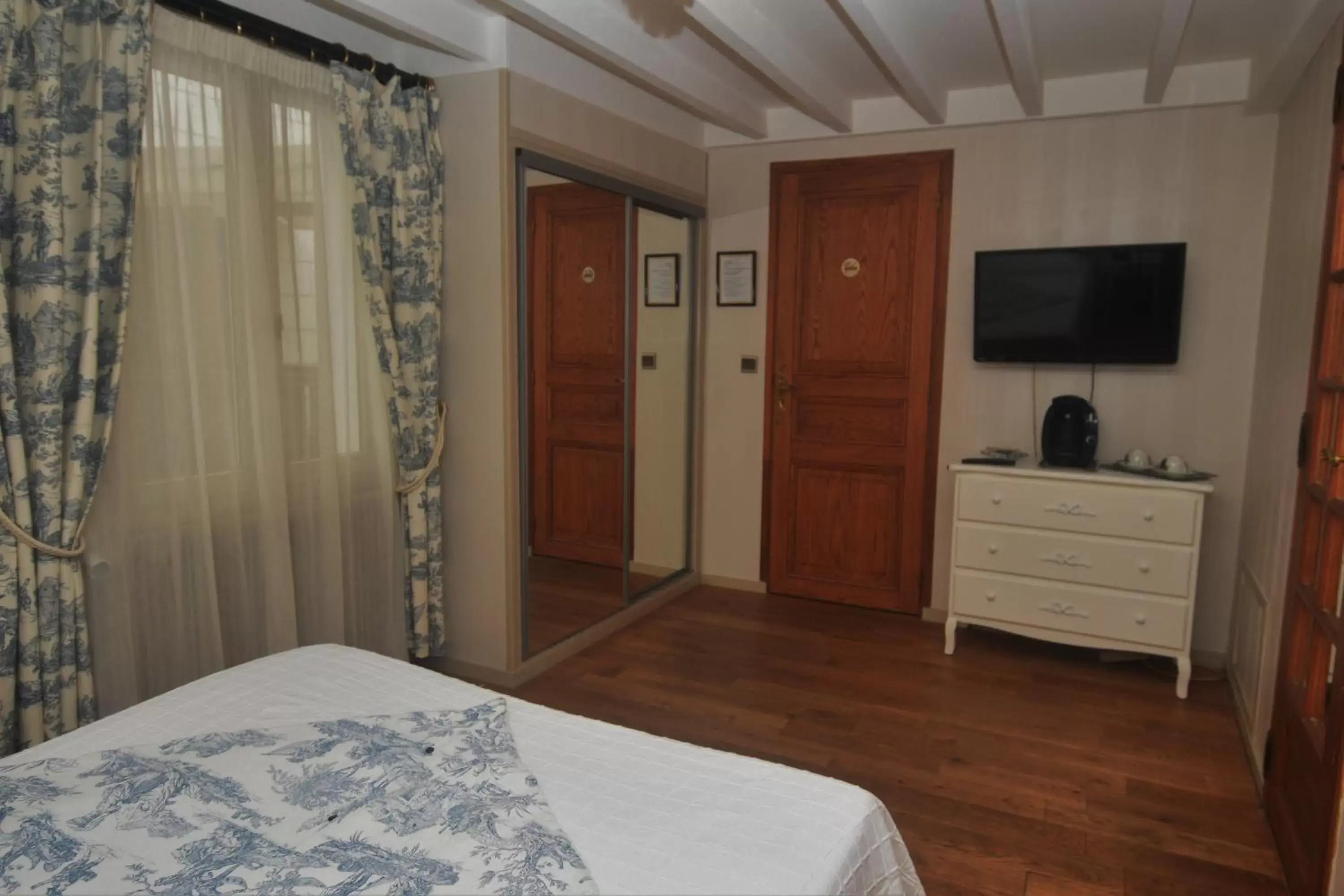 Superior Double Room in Hotel Dandy Rouen centre Superior Double Room in Hotel Dandy Rouen centre