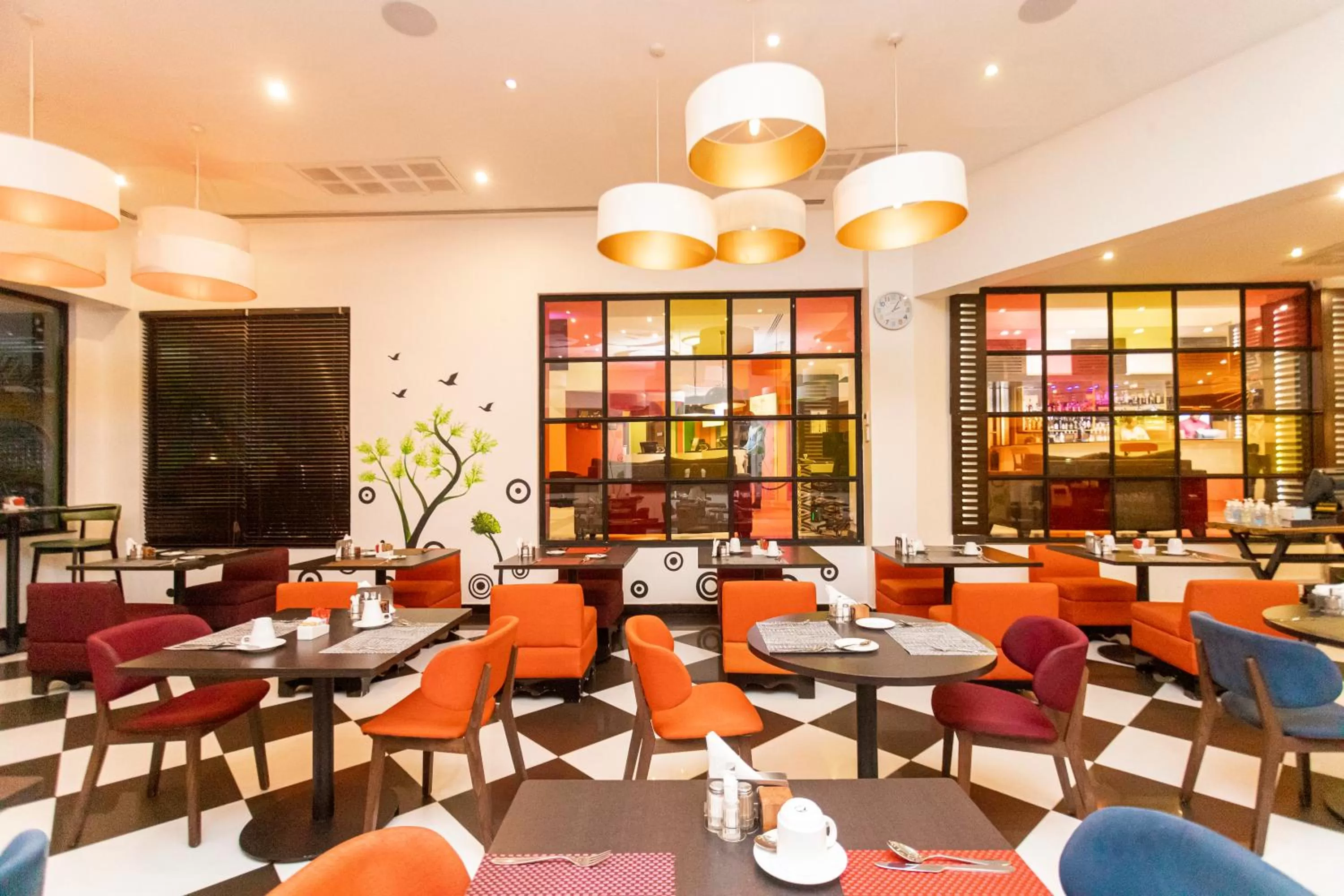 Restaurant/places to eat in Ibis Styles Accra Airport