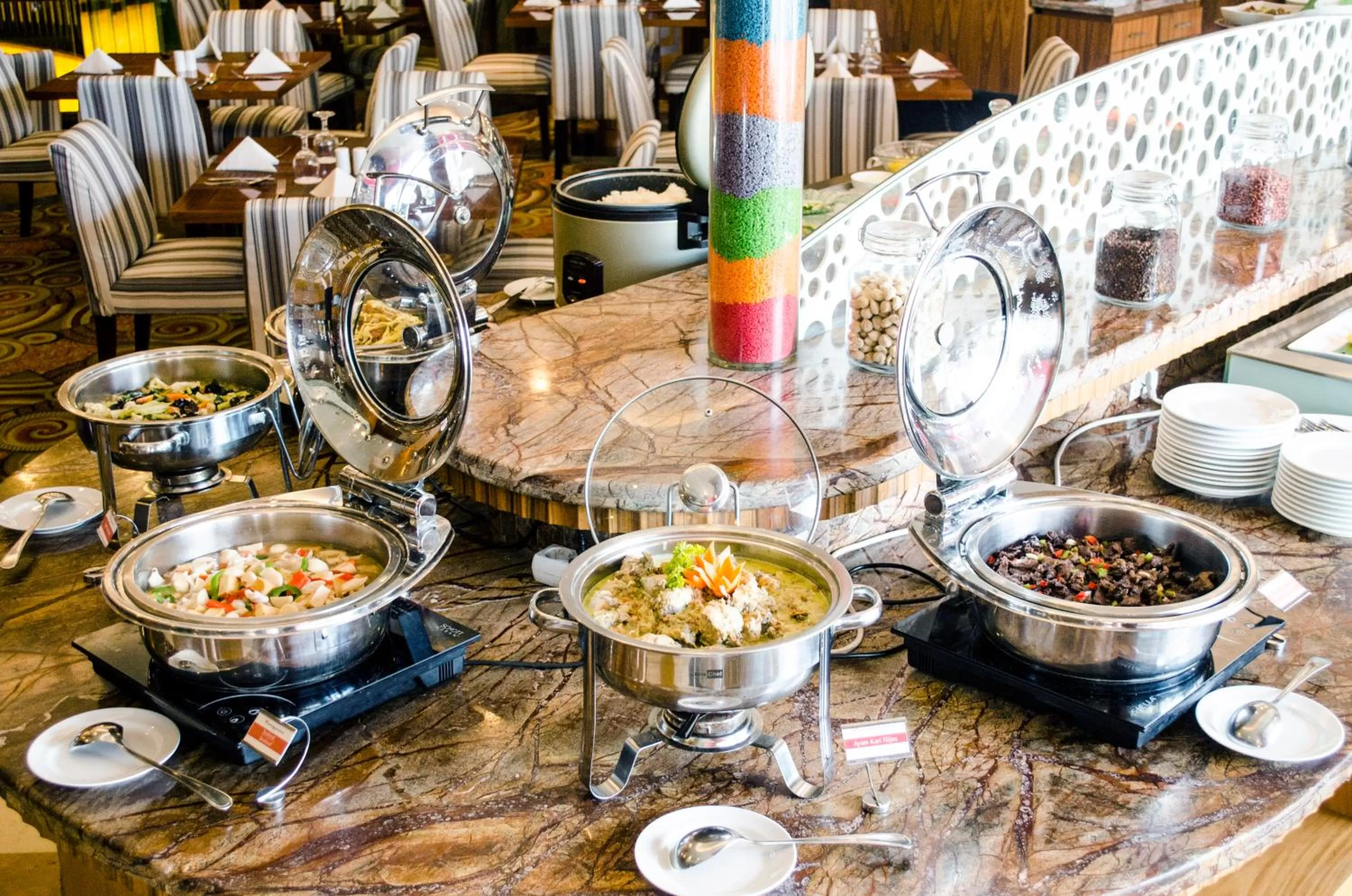 Food and drinks in Swiss-Belhotel Maleosan Manado