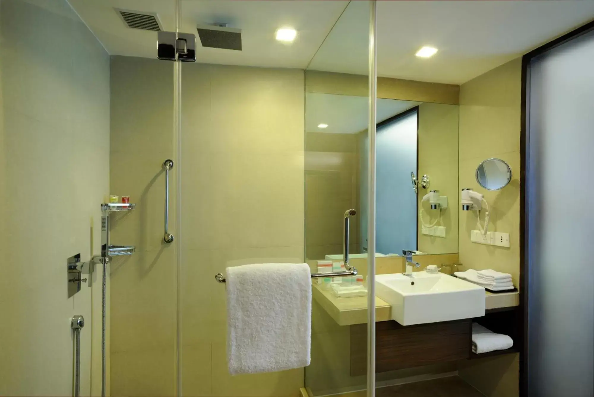 Suite in Four Points by Sheraton Ahmedabad Suite in Four Points by Sheraton Ahmedabad