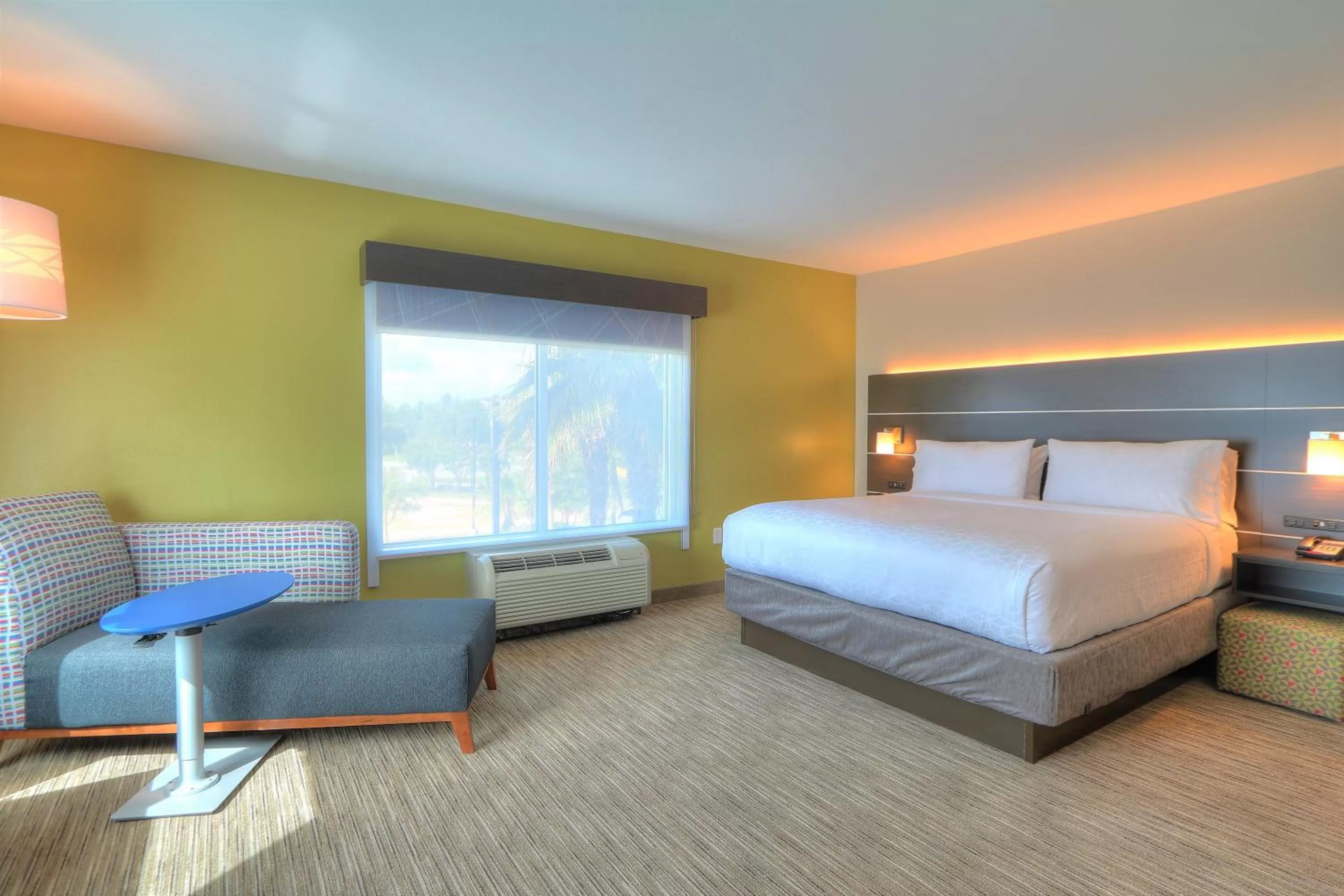 Photo of the whole room, Bed in Holiday Inn Express Hotel & Suites Mobile Saraland by IHG