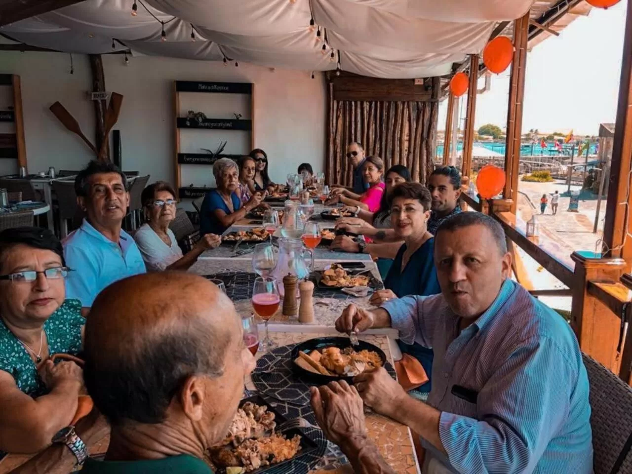 Restaurant/places to eat in Hotel Miconia