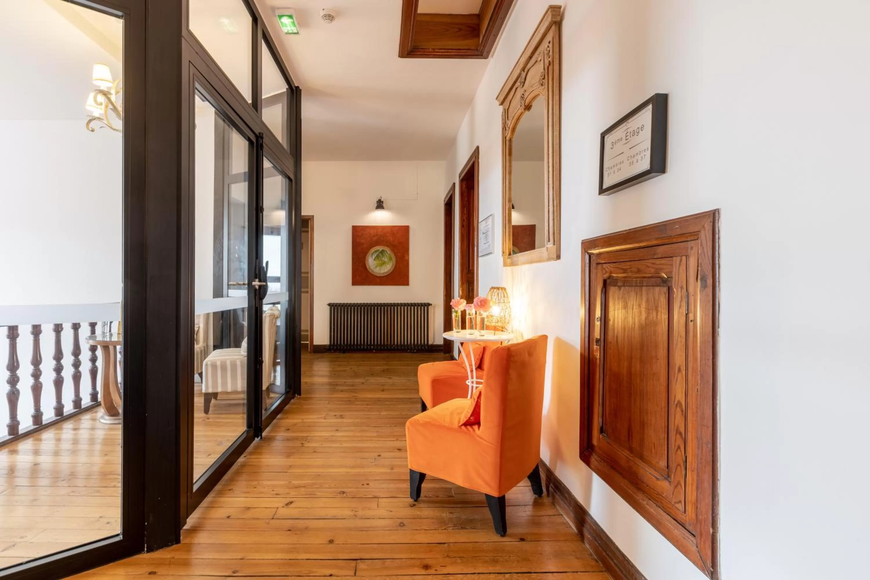 Decorative detail, Bed in Hôtel & Espace Bien-être La Maison du Lierre