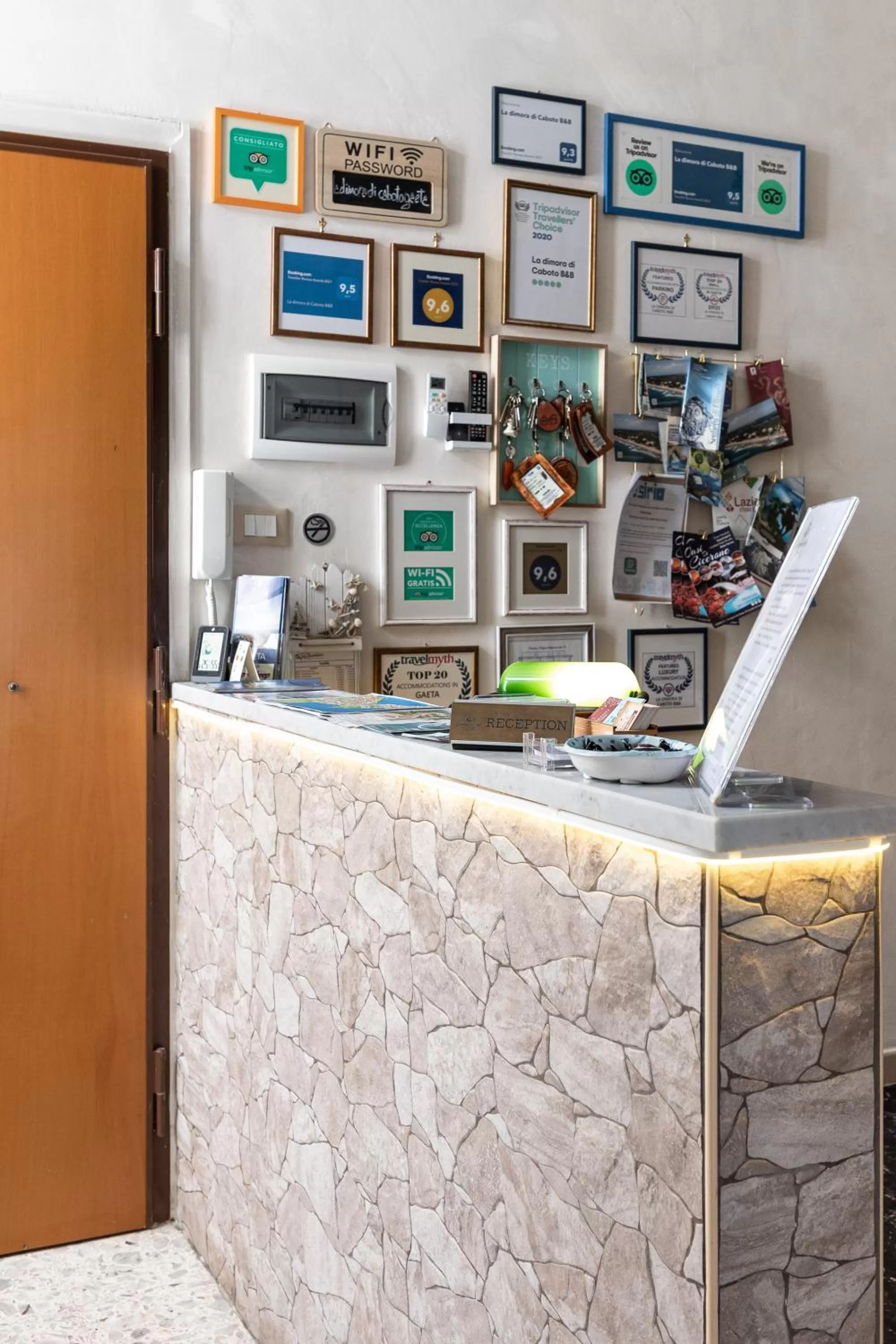 Lobby or reception in La dimora di Caboto B&B