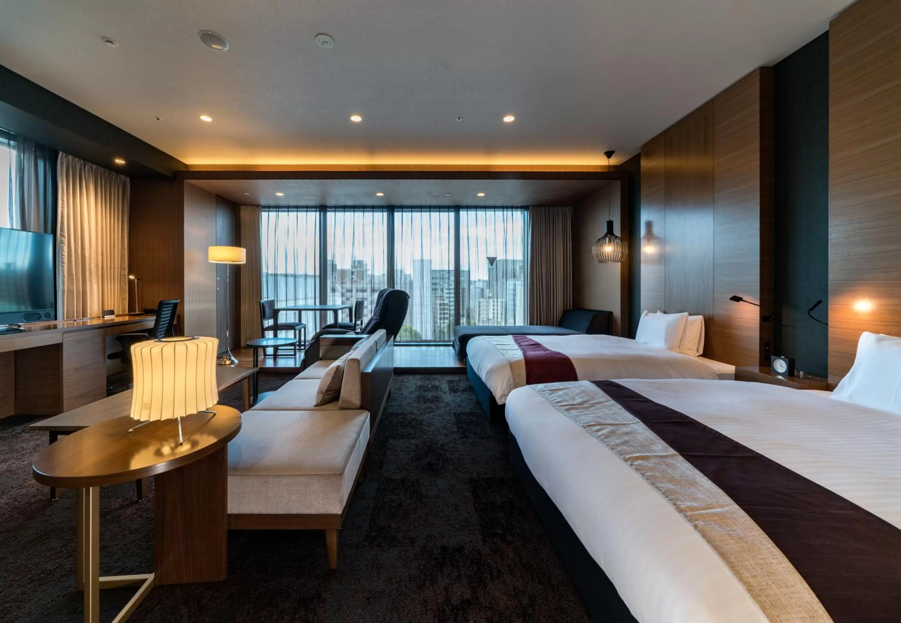 Photo of the whole room, Bed in Daiwa Roynet Hotel Hakata Reisen PREMIER