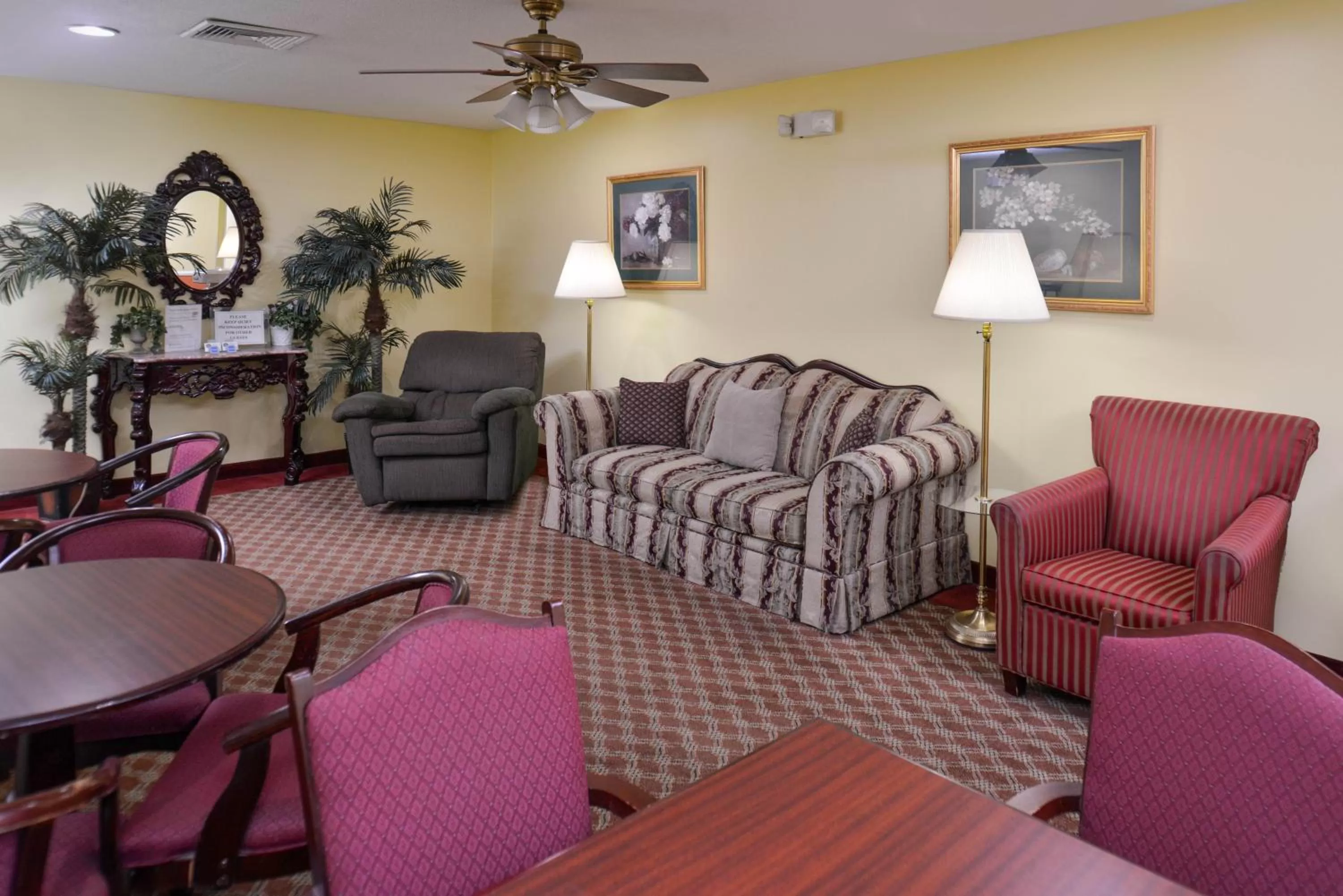 Area and facilities in Douglas Inn & Suites