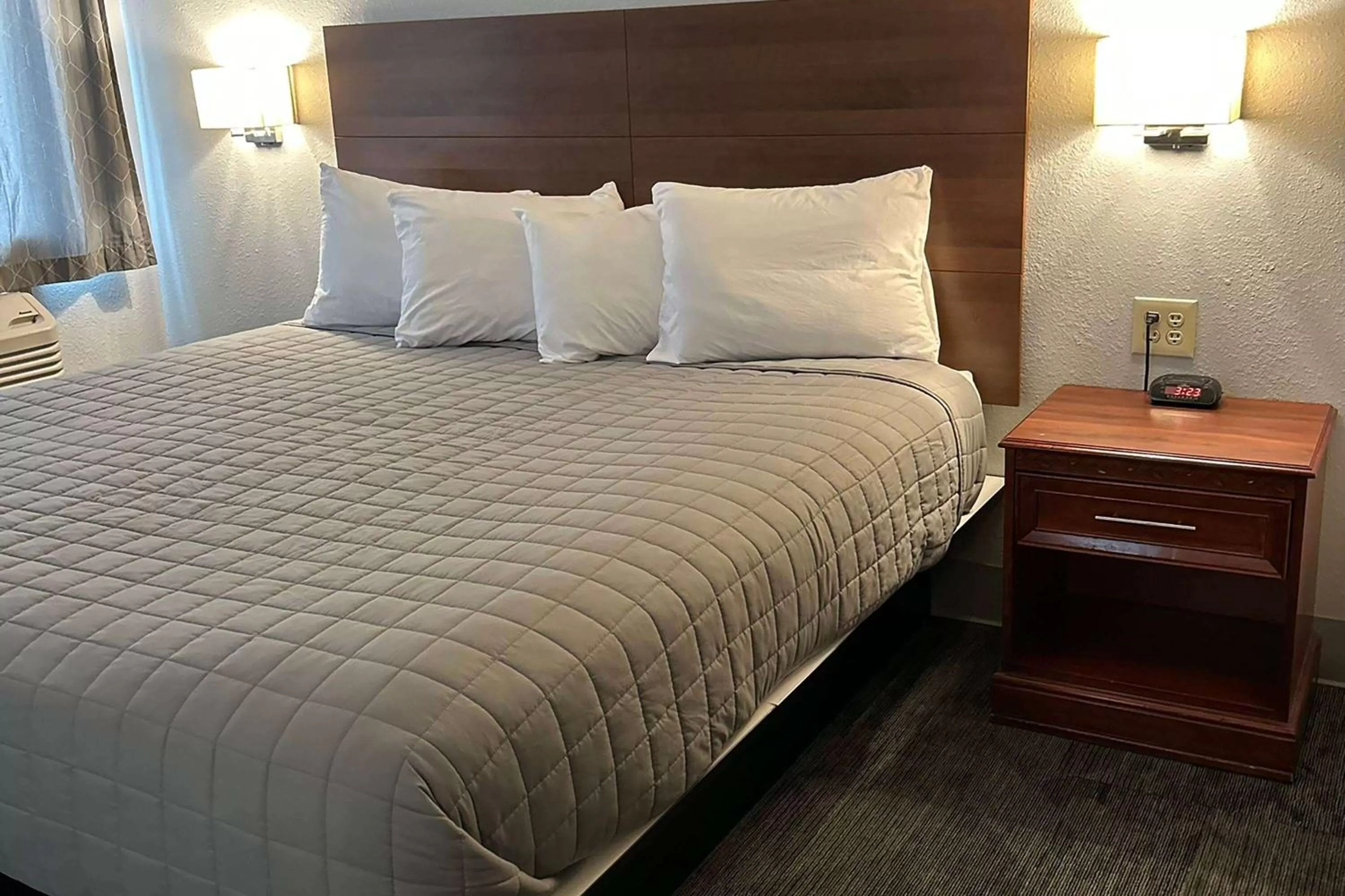 Photo of the whole room, Bed in Travelodge by Wyndham Lincoln South