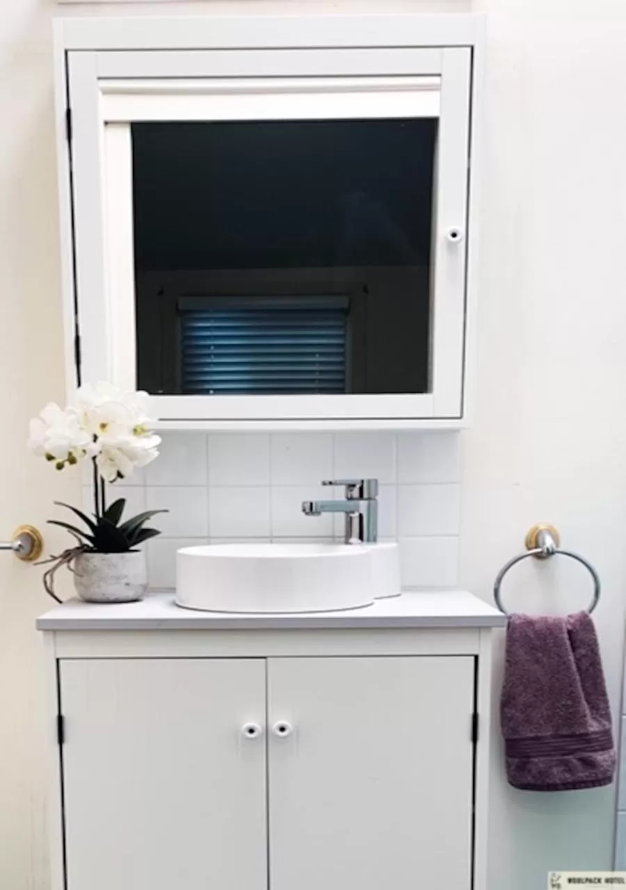 Double Room with Private Bathroom in The Woolpack Hotel