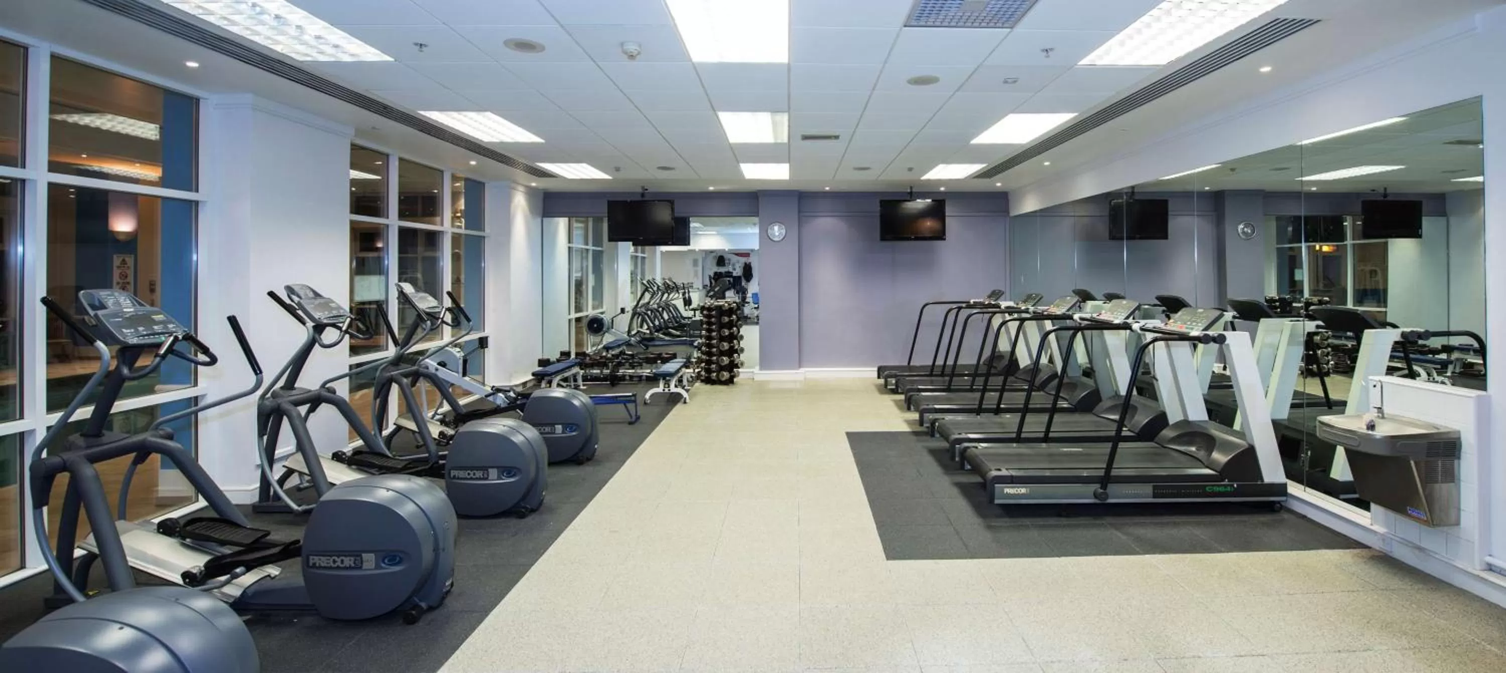 Fitness centre/facilities in DoubleTree by Hilton Dartford Bridge