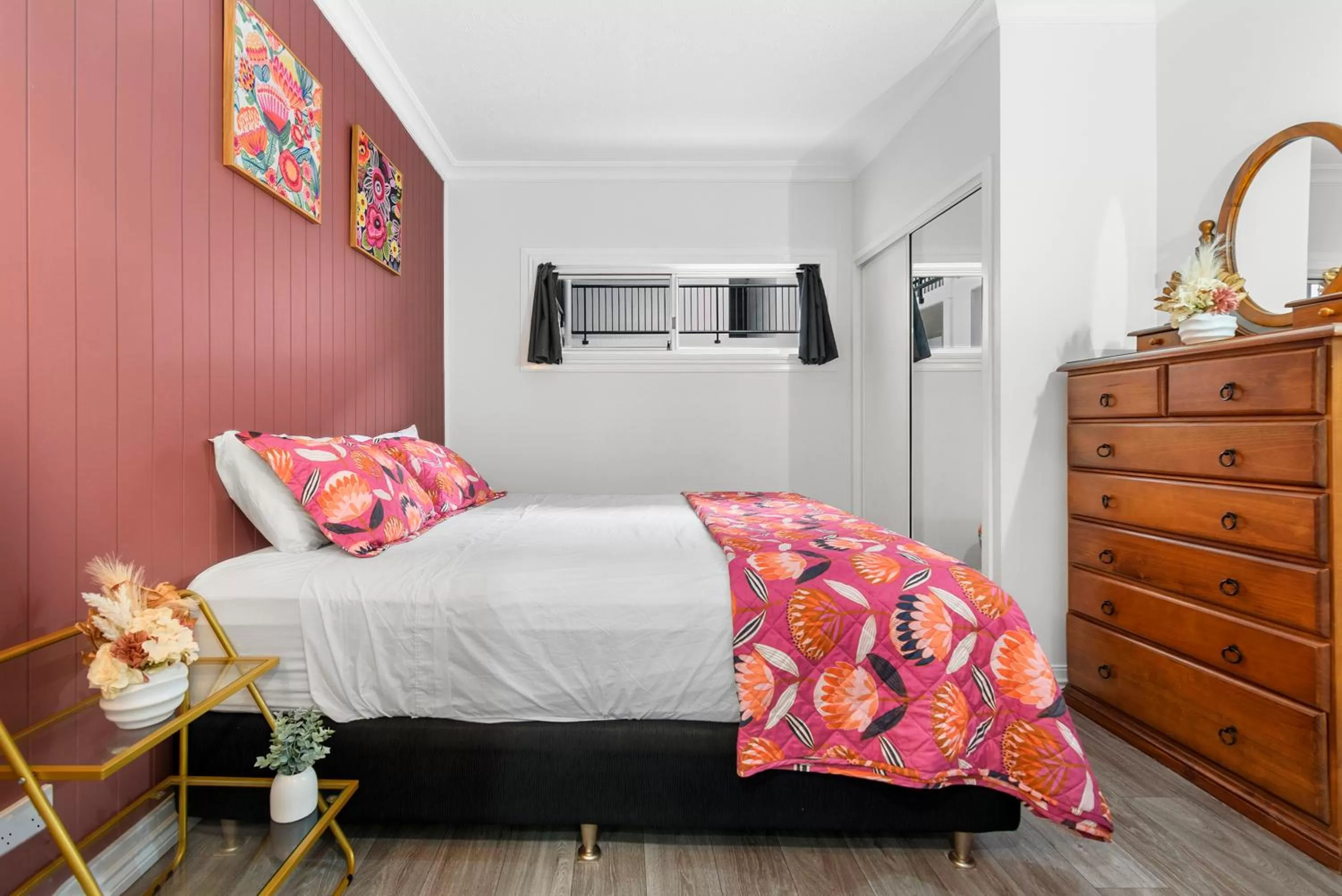 Bedroom, Bed in Villa Vaucluse Apartments