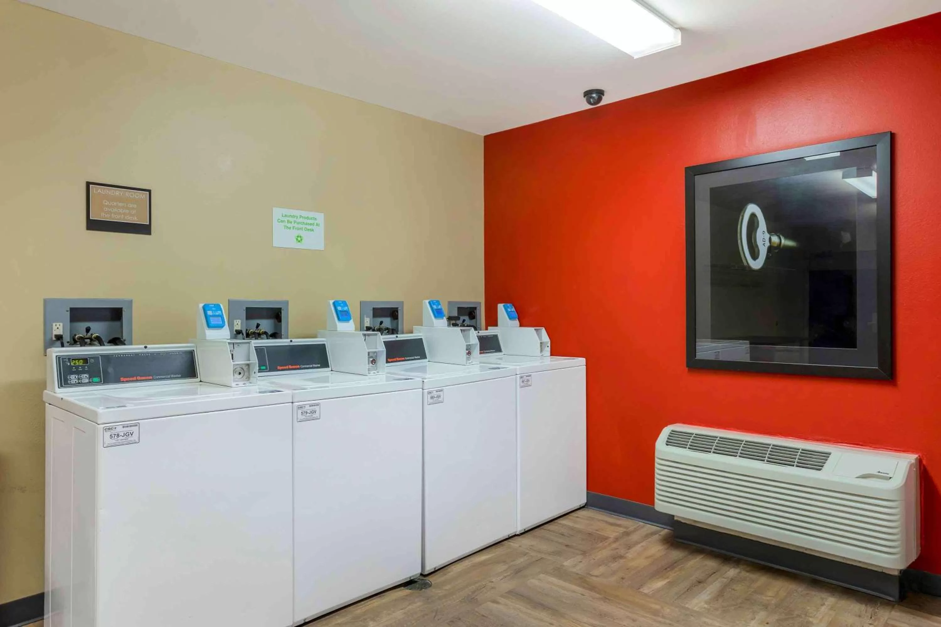 Property building in Extended Stay America Select Suites - Springfield - South