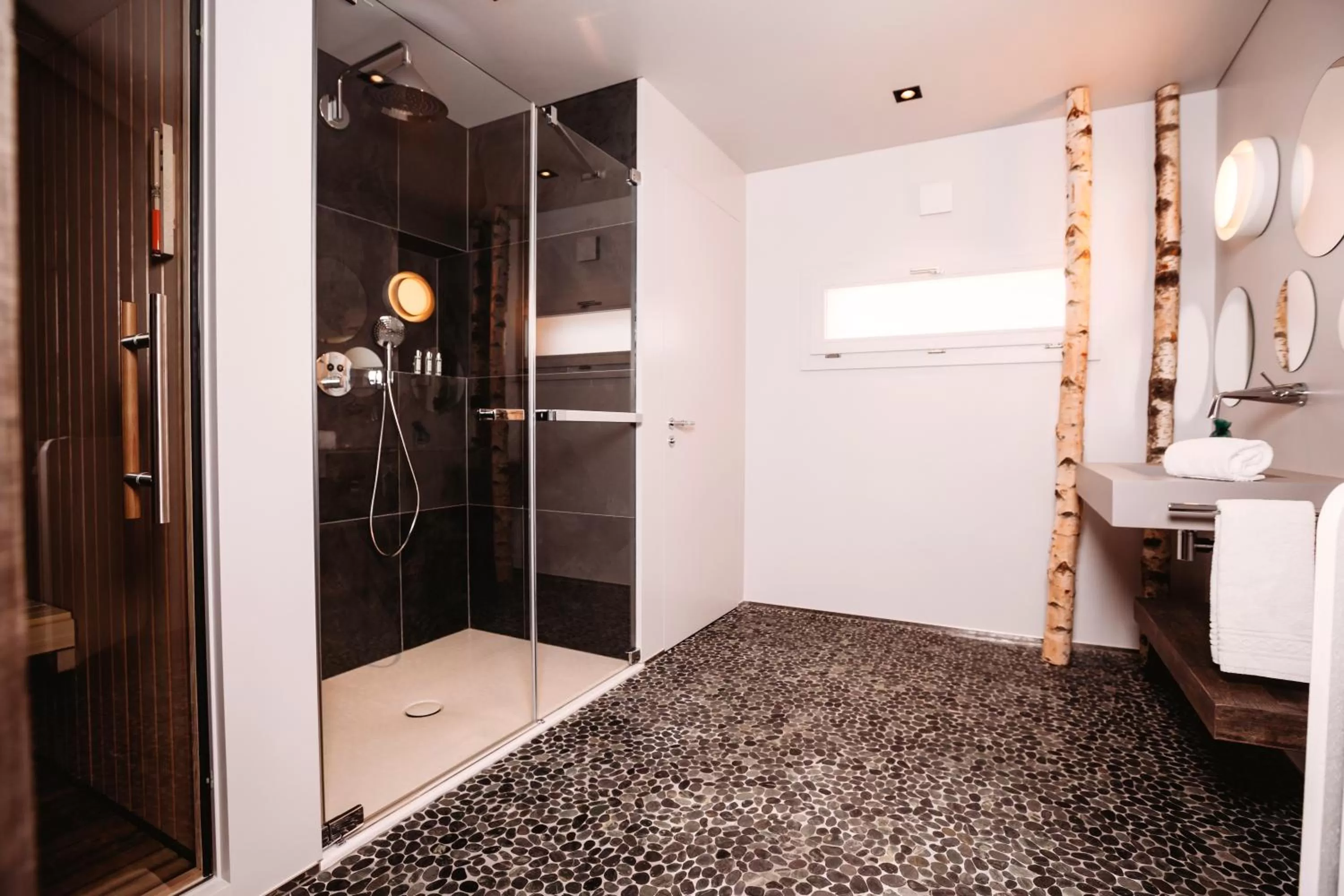 Shower in Whitepod Original