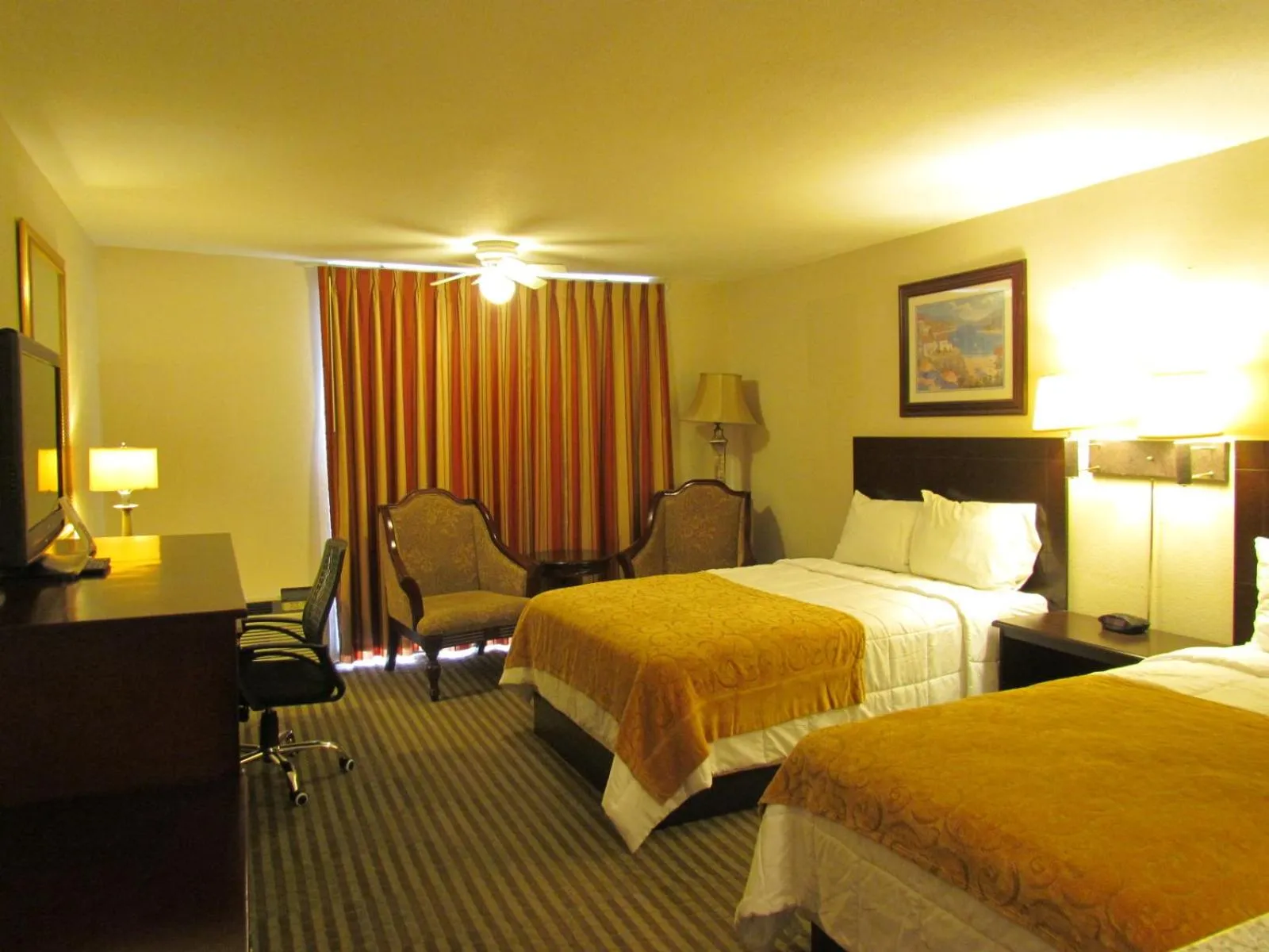 Photo of the whole room, Bed in Romana Hotel - Houston Southwest