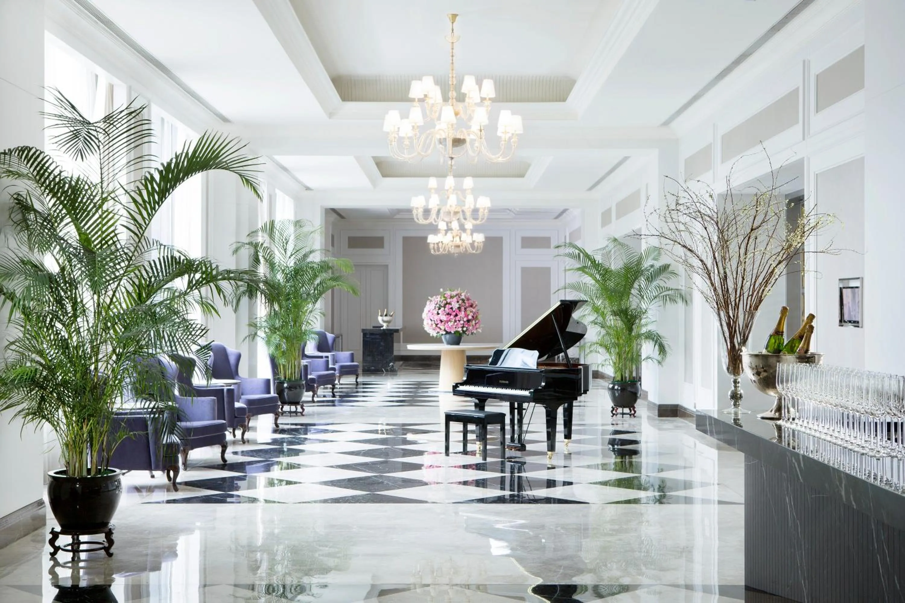 Lobby or reception in The Langham, Shenzhen