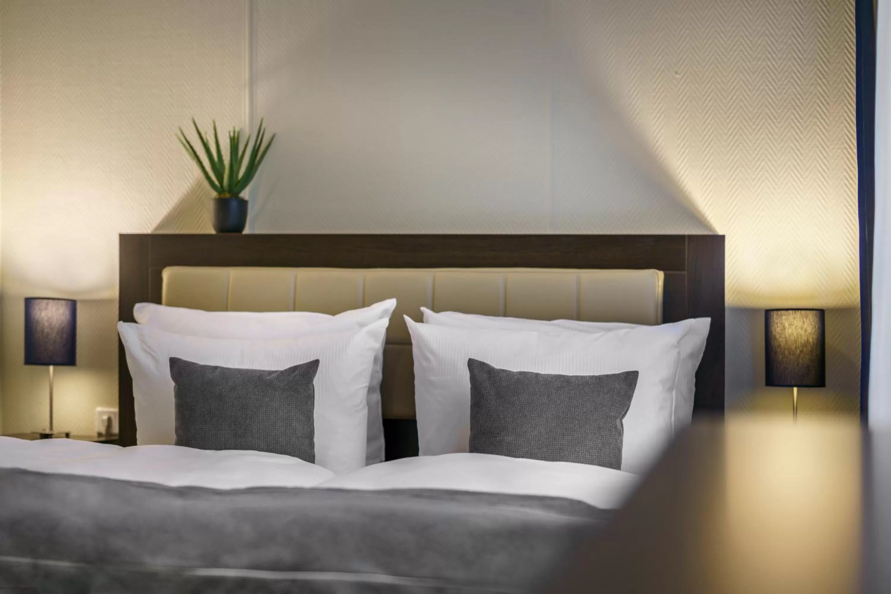 Bed in Hotel Continental Hamburg Hauptbahnhof