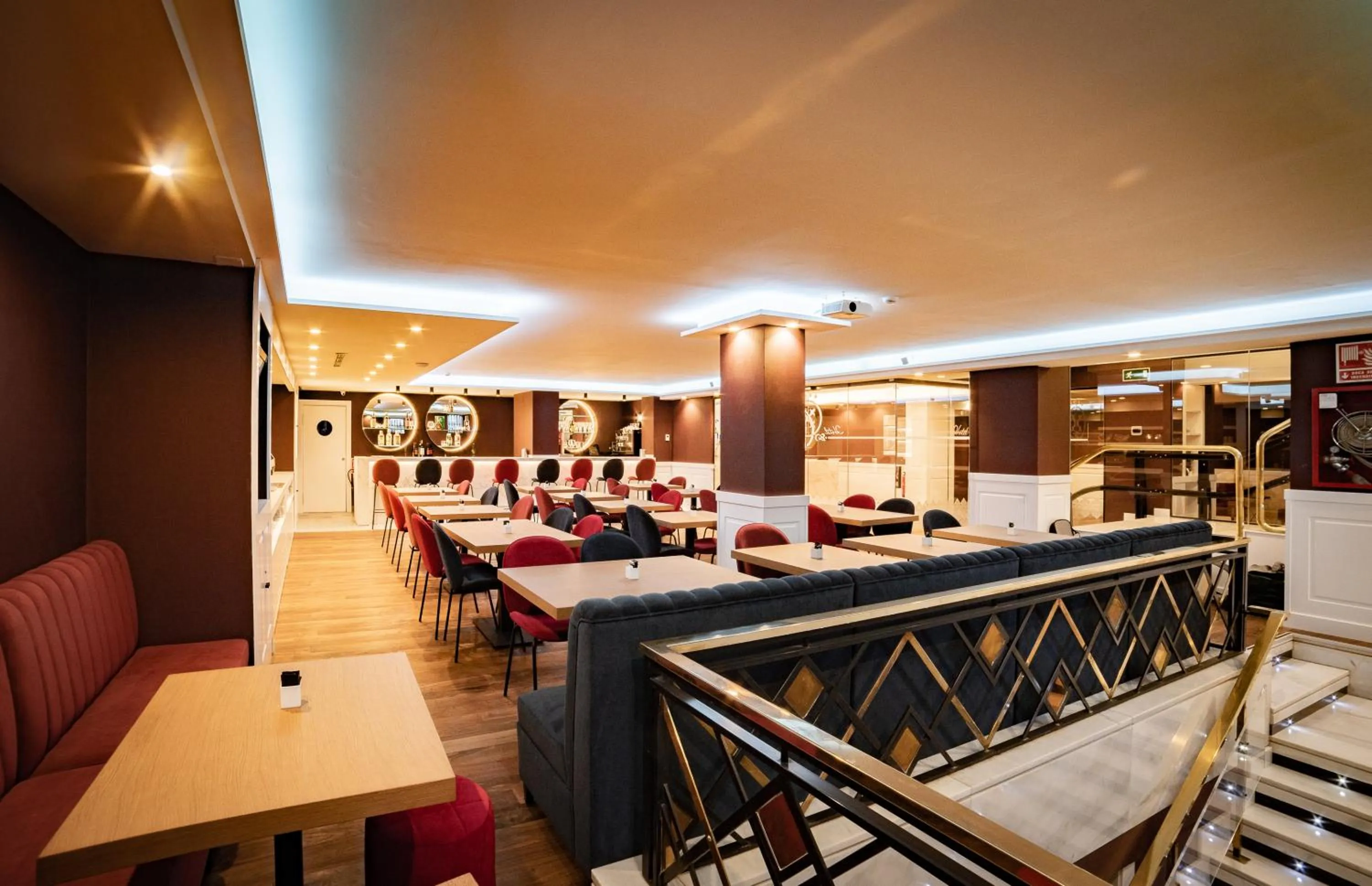 Restaurant/places to eat in Hotel Colón Plaza