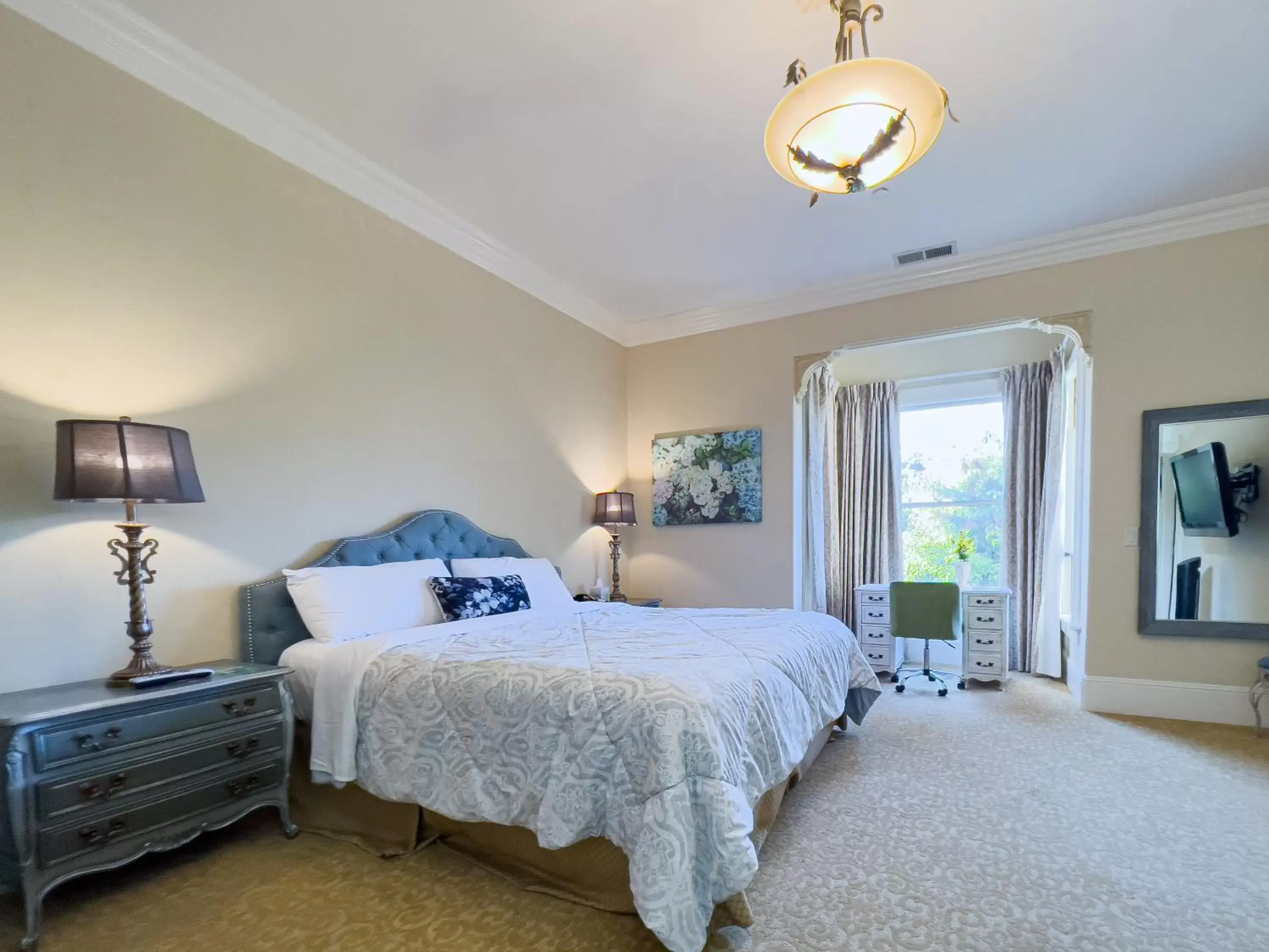 King Room in Chateau Coralini King Room in Chateau Coralini