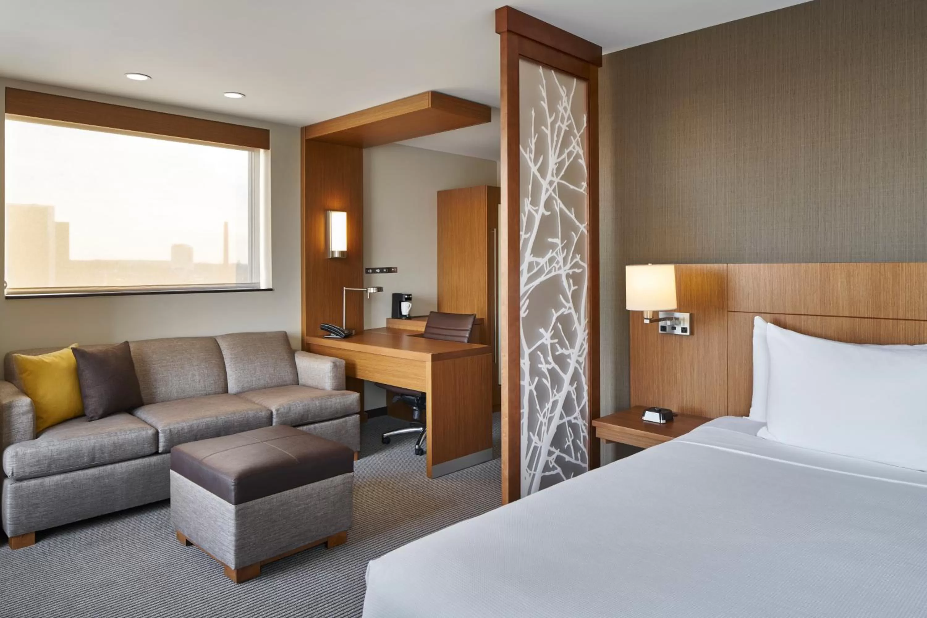 Photo of the whole room, Bed in Hyatt Place Wilmington Riverfront