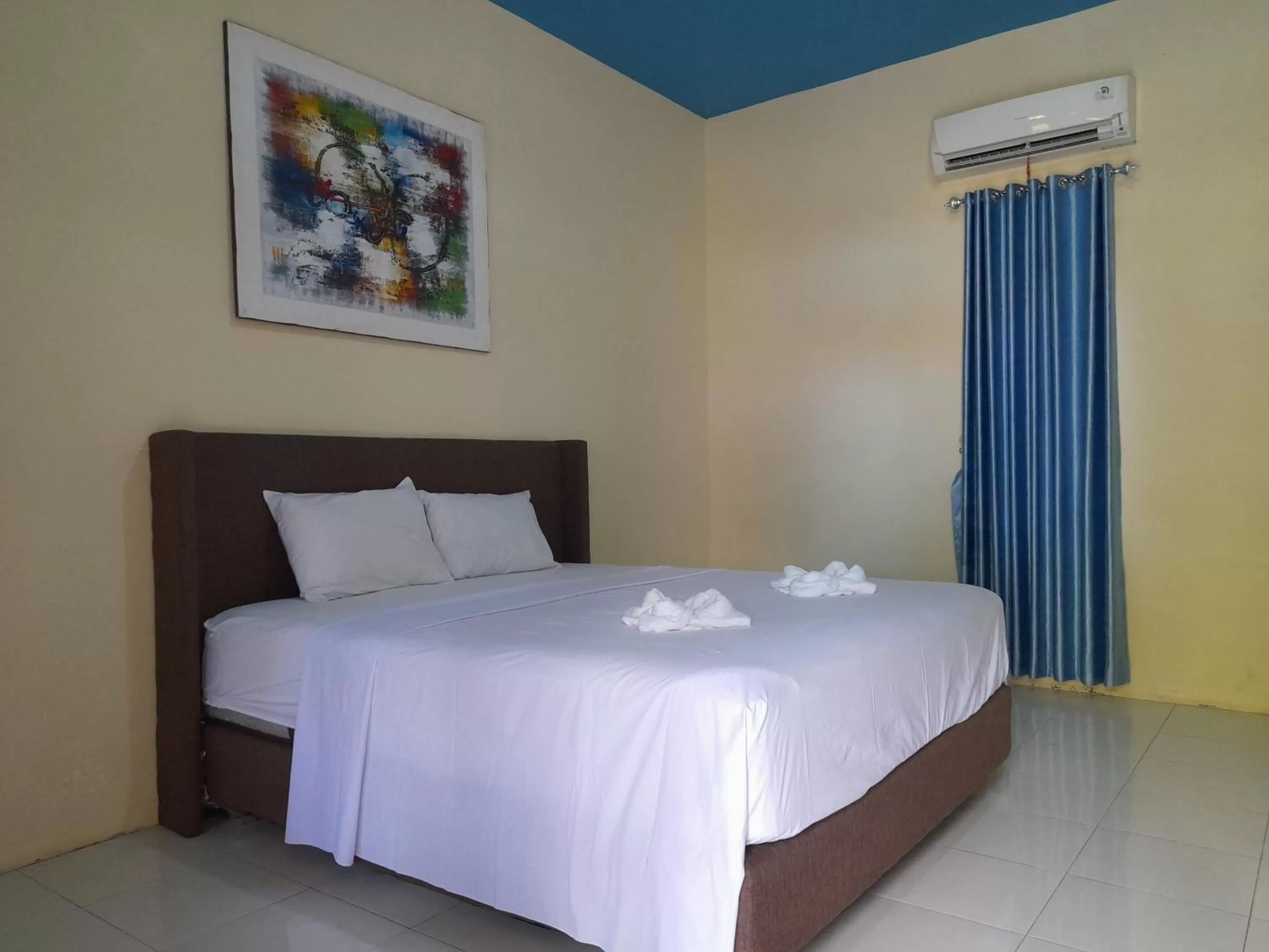 Bed in Tangkoko Lodge